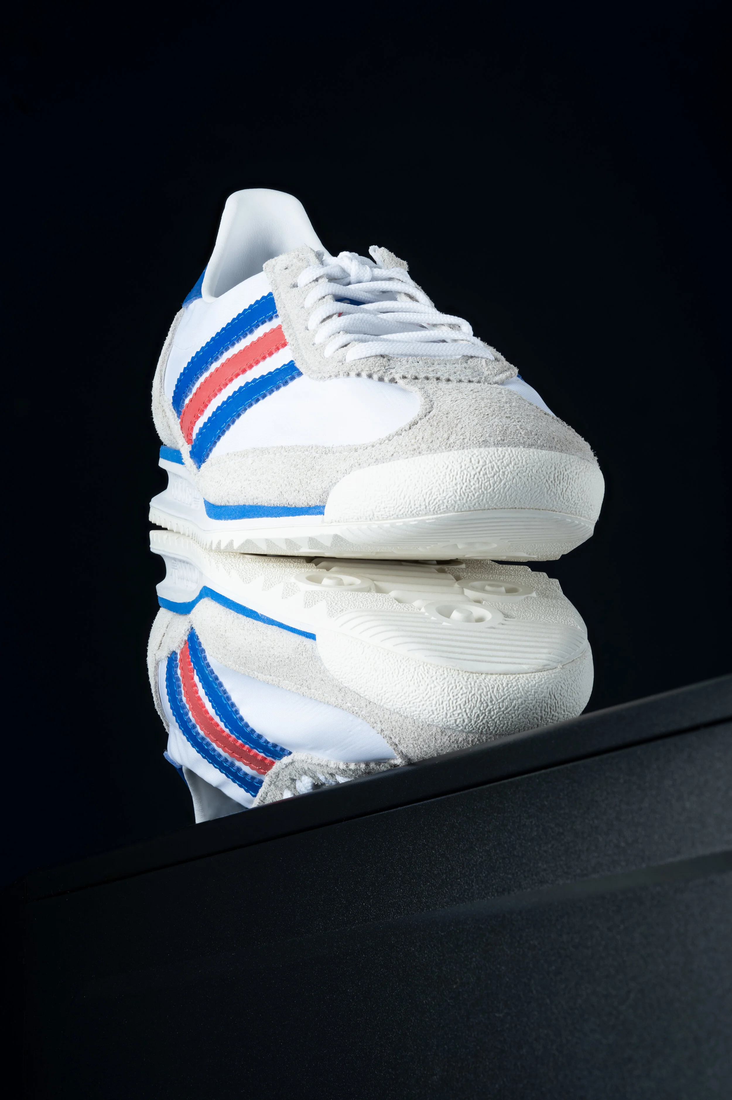 (There's no mirror - look again. ;) )