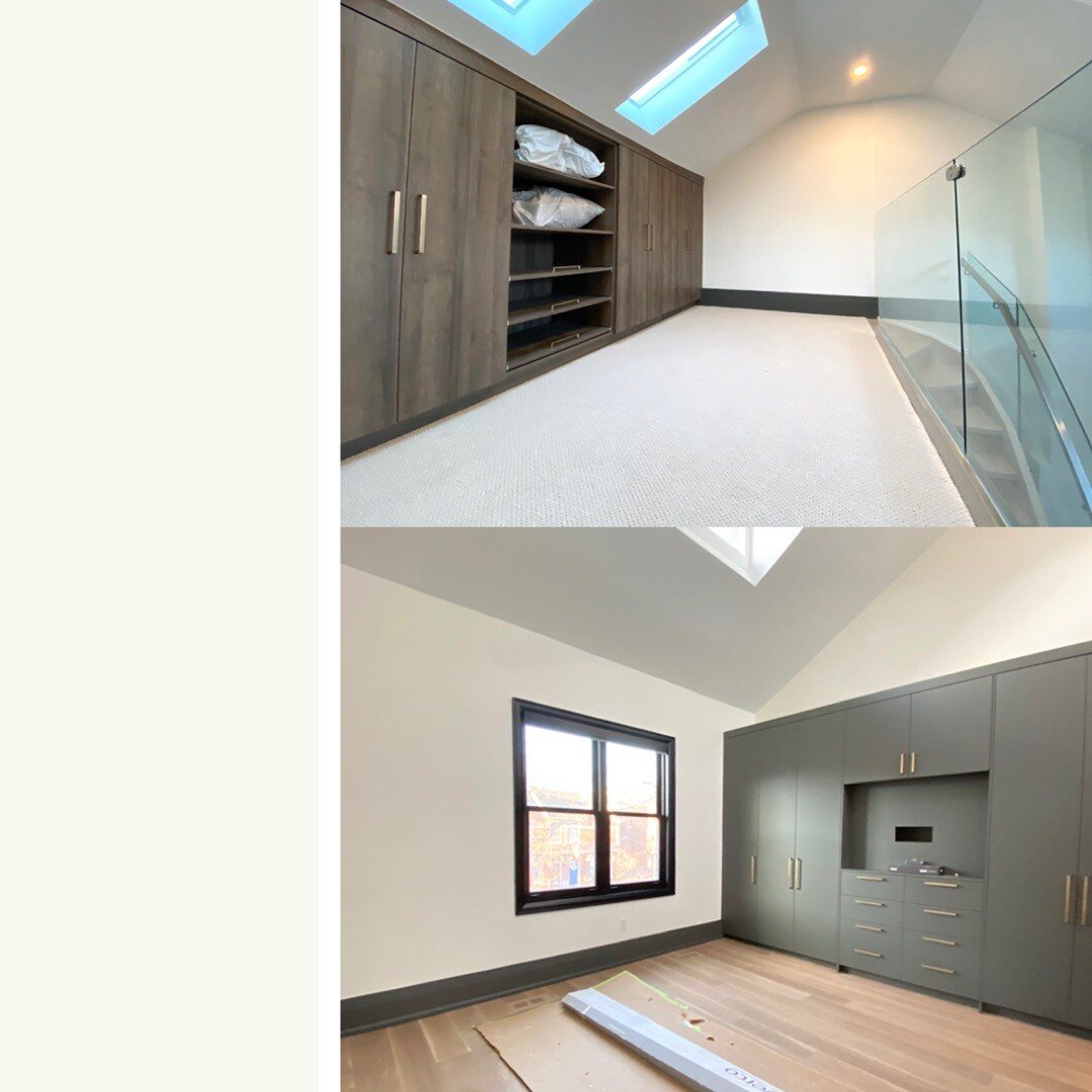 Looking for a classic colour scheme? 🙋&zwj;♀️◻️◼️... @Flowpaintingtoronto painted this double height loft space with a timeless 'Simply White' for the walls and a warm dark grey 'Iron Mountain' to let the trim pop and compliment the built-in units. 