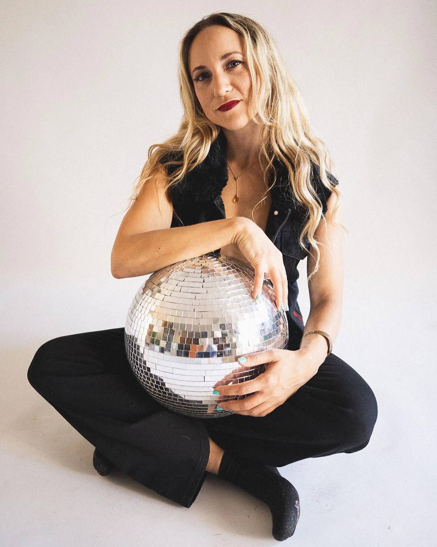 We're excited to announce we'll be joining @d4bblz for her first-ever event: 

FLOW STATE 💗
⠀⠀⠀⠀⠀⠀⠀⠀⠀
Revel Revel San Diego
Sunday, May 15th 
2-10 pm

Grateful to be a part of getting the community together for a day of creativity, music, &amp; flow