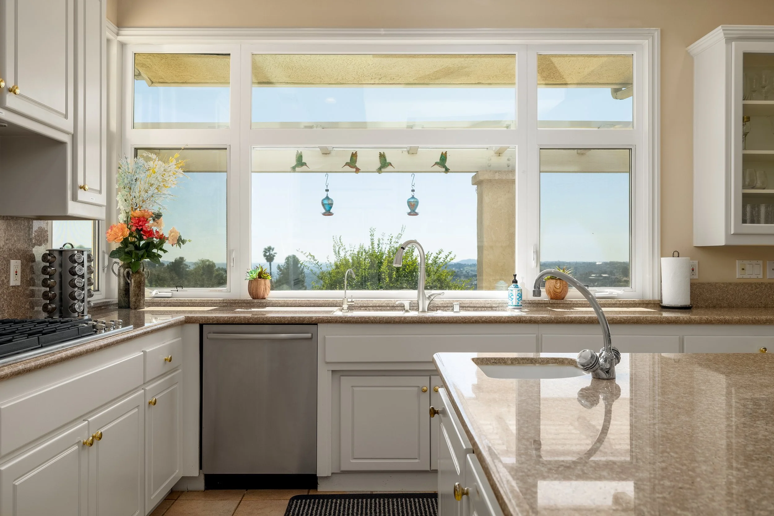 4373 Vista Del Pacifico-10.jpg