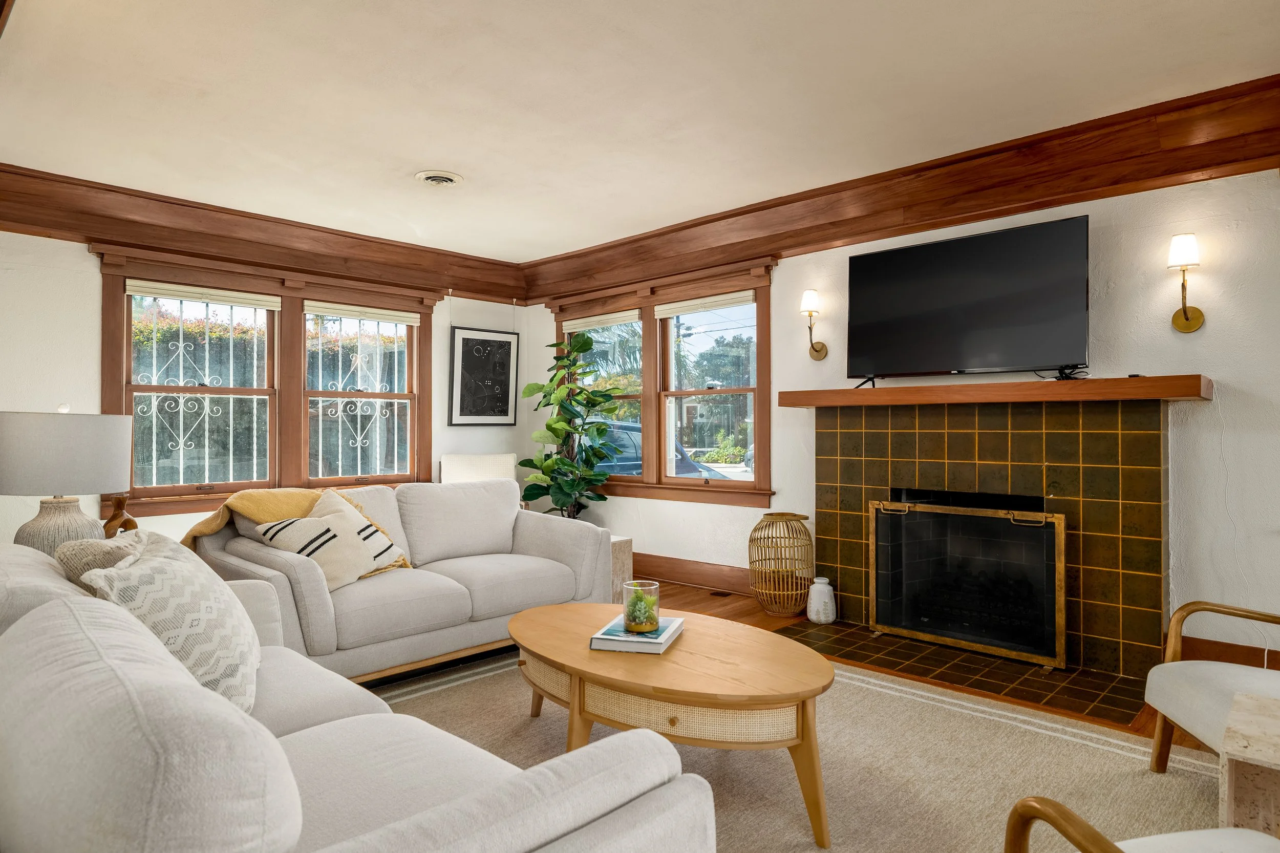 3931 Falcon St-8.jpg