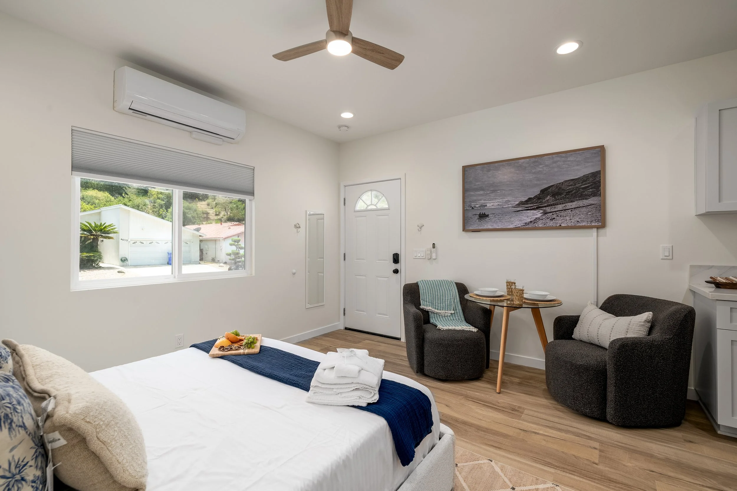 4648 Robbins St-21.jpg