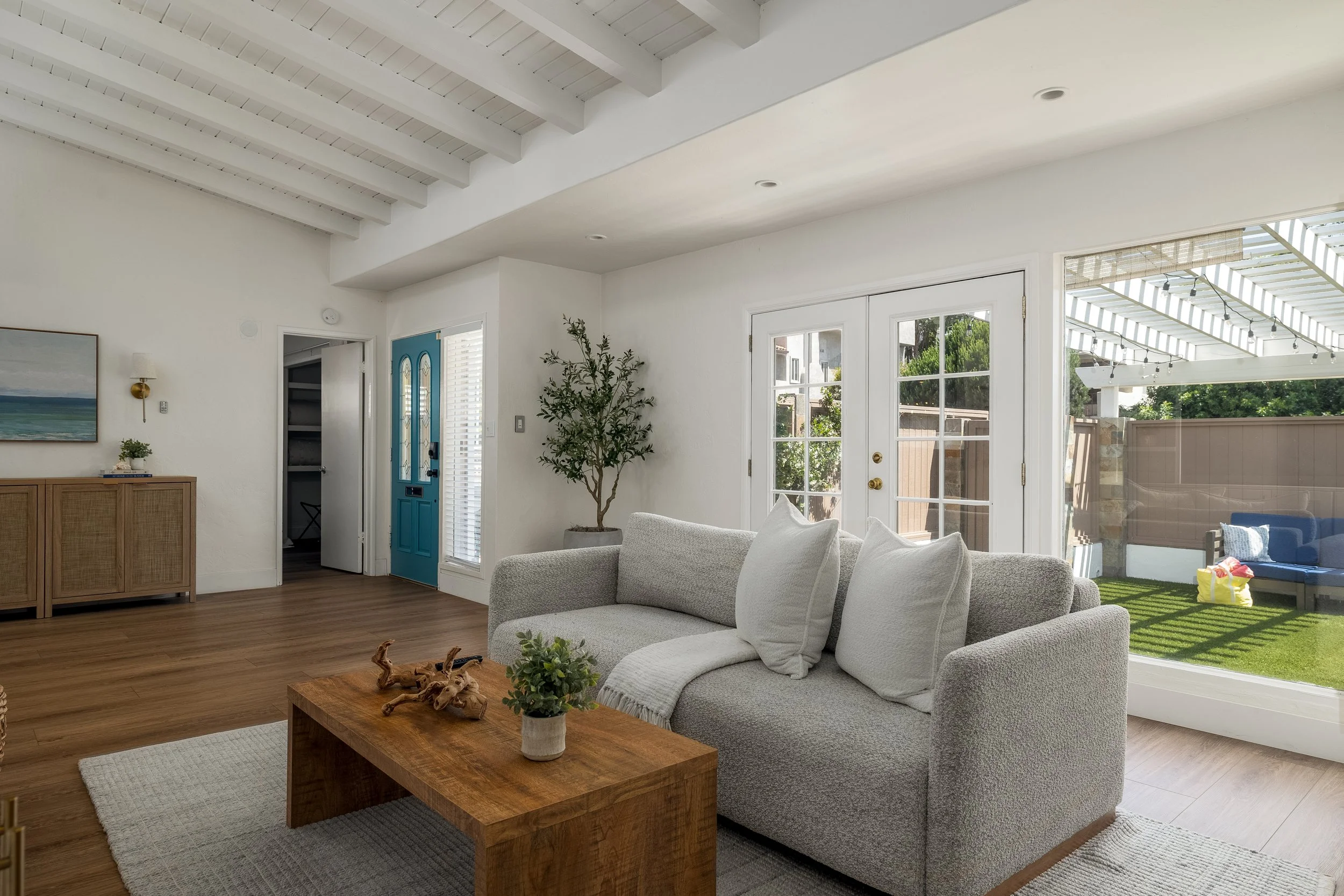 3325 Cañon St-17.jpg