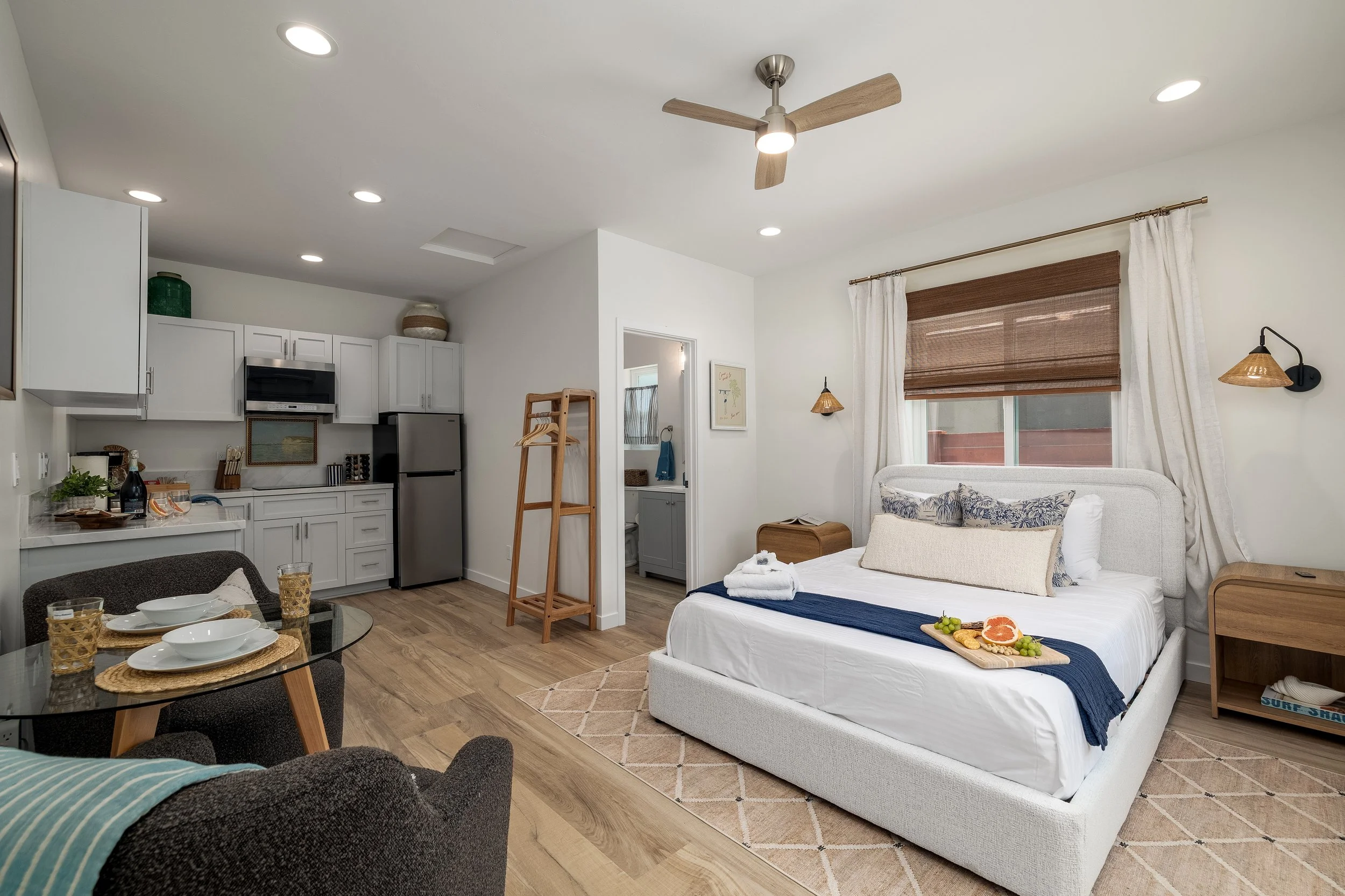 4648 Robbins St-8.jpg
