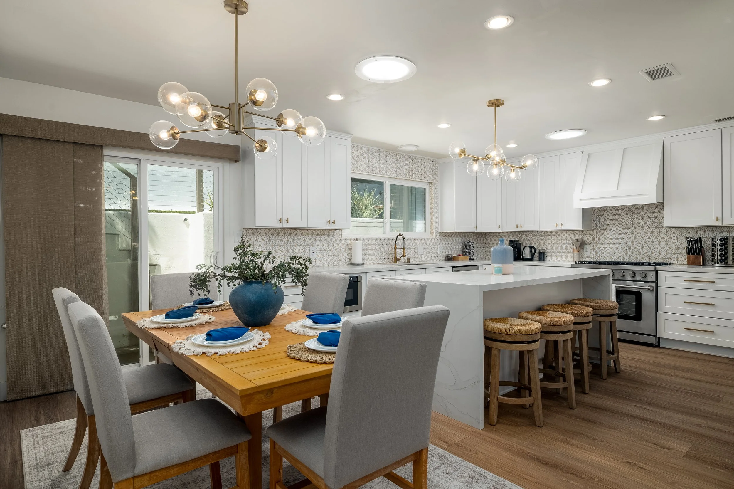 3325 Cañon St-19.jpg