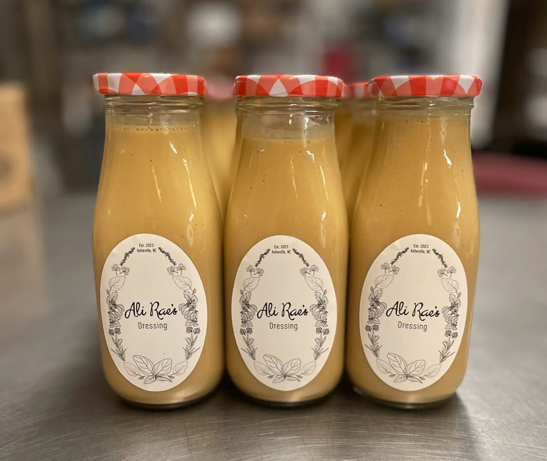 Thank y&rsquo;all for the love and support for our new dressing!!!! Peanut&bull;Sesame&bull;Ginger will be around for a hot minute and we will bulk up production this week to make sure everyone can try it. You can find us this week 
@radfarmersmarket