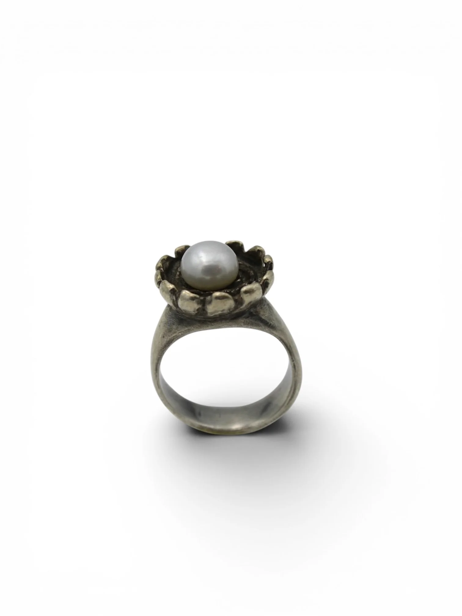 Pearl Petal Ring