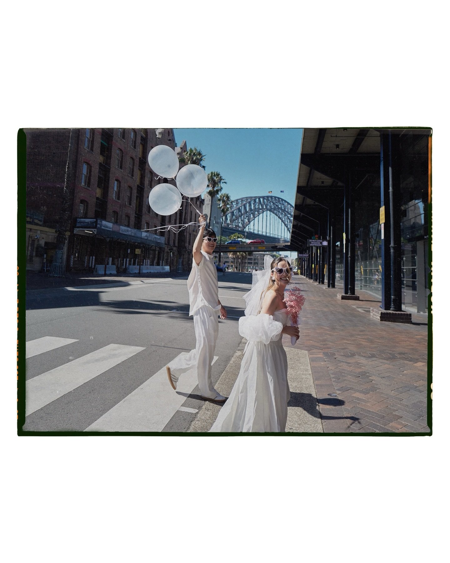 BEYOND THE FRAME, into the moment.

찰나의 감정과 두 분만이 가진 고유한 호흡을 시네마틱한 시선으로 기록합니다. 같은 장소일지라도 그날의 공기와 떨림을 다르게 해석하는 것, 그것이 모자픽쳐스가 지향하는 기록의 본질입니다.

On-set review &amp; 24h delivery for Leica (Tae).

Visual storytelling that lasts a lifetime.

Curated @movin