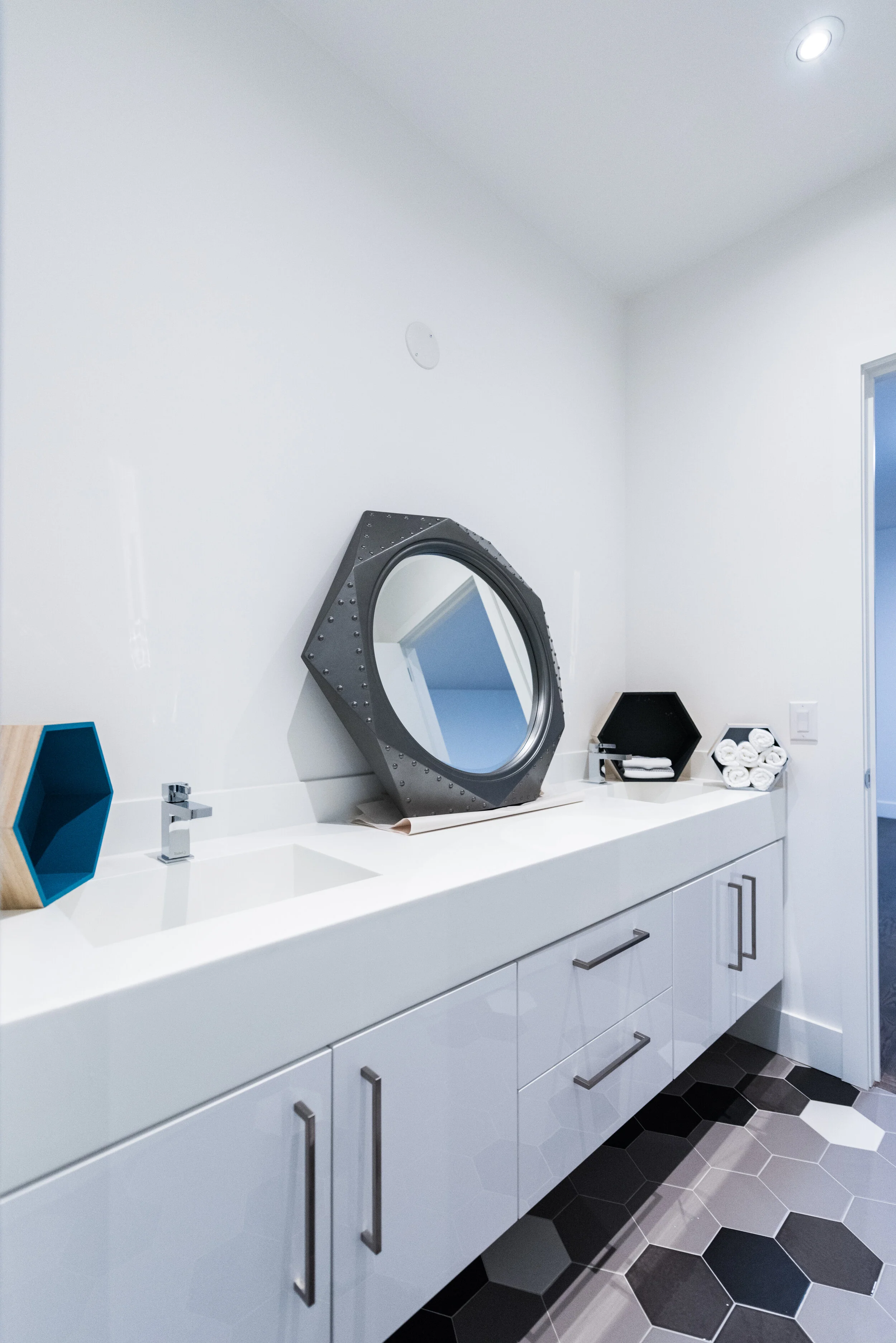 18 Fox Point Interior (23 of 35).jpg