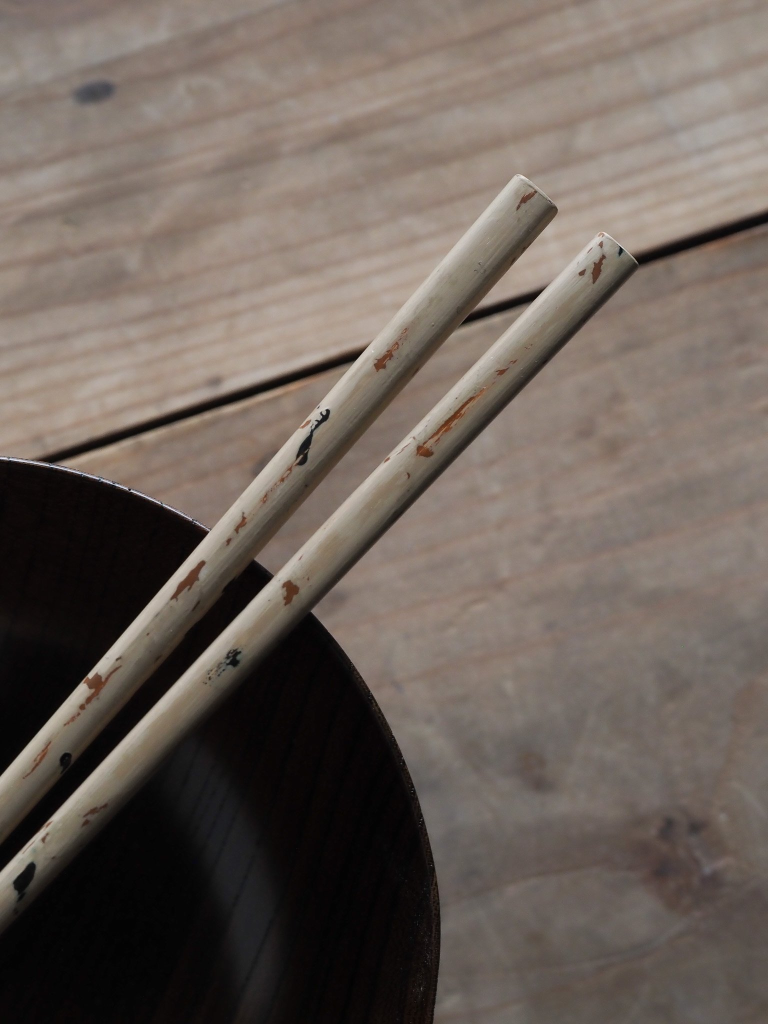 textured urushi chopsticks.jpg