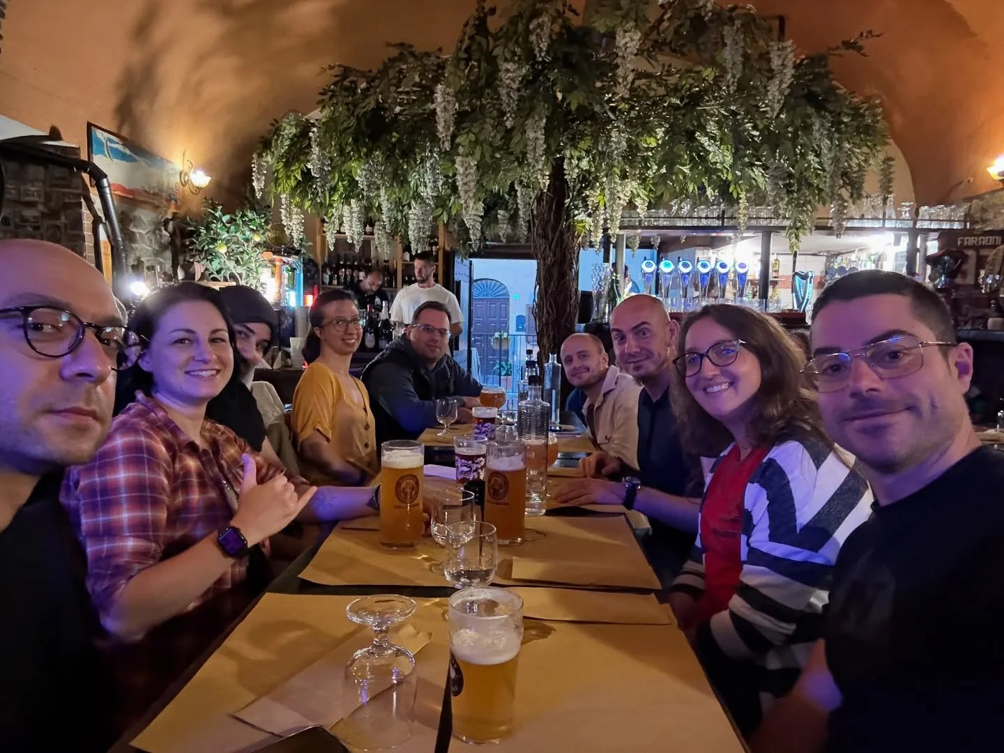 I sabato che ci piacciono 😍 anche con nuovo amici! &hellip;. @flanagan_gram ci sei mancato!!! @rihx_di_erebor la prossima volta non ci abbandonare che dipingiamo anche lotr!!! 🤣grazie @gildadragonero 

#pittura #amici #seratetop