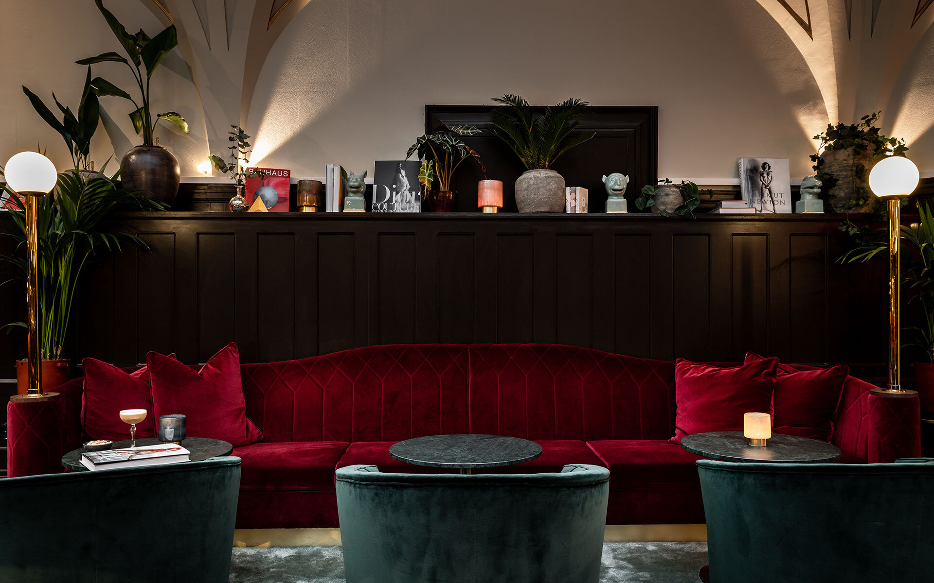 vaulthotellobby1.jpg