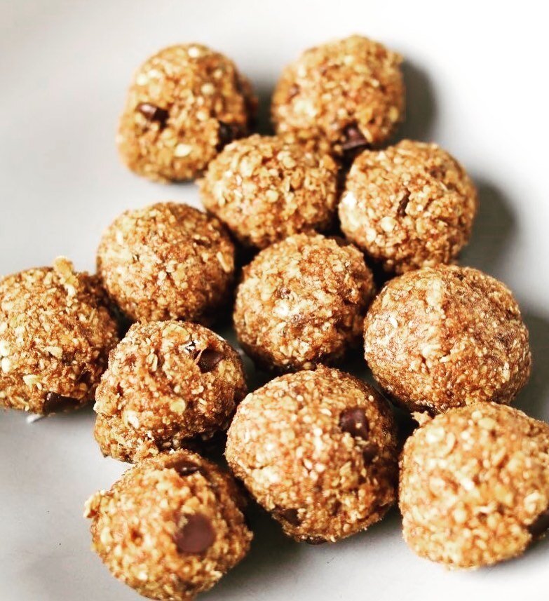 Banana Protein Balls: 
One or two balls make the perfect filling, low-calorie snack.
The banana protein balls are a great substitute when we are craving something sweet. 
The banana protein balls are very easy to make. There is no baking involved and