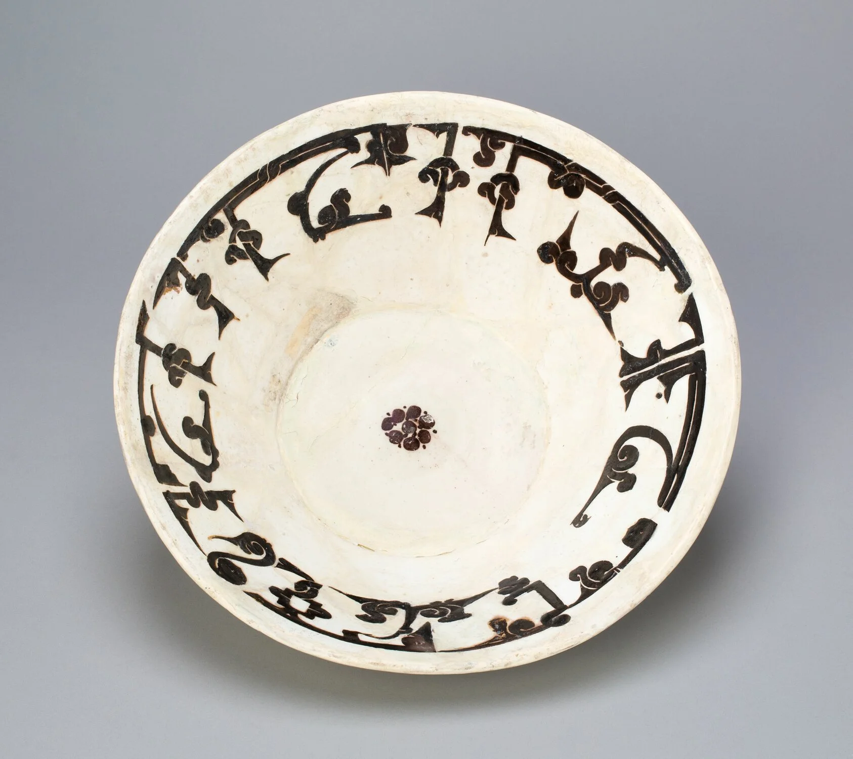Decorated bowl, 10th century (Chicago)