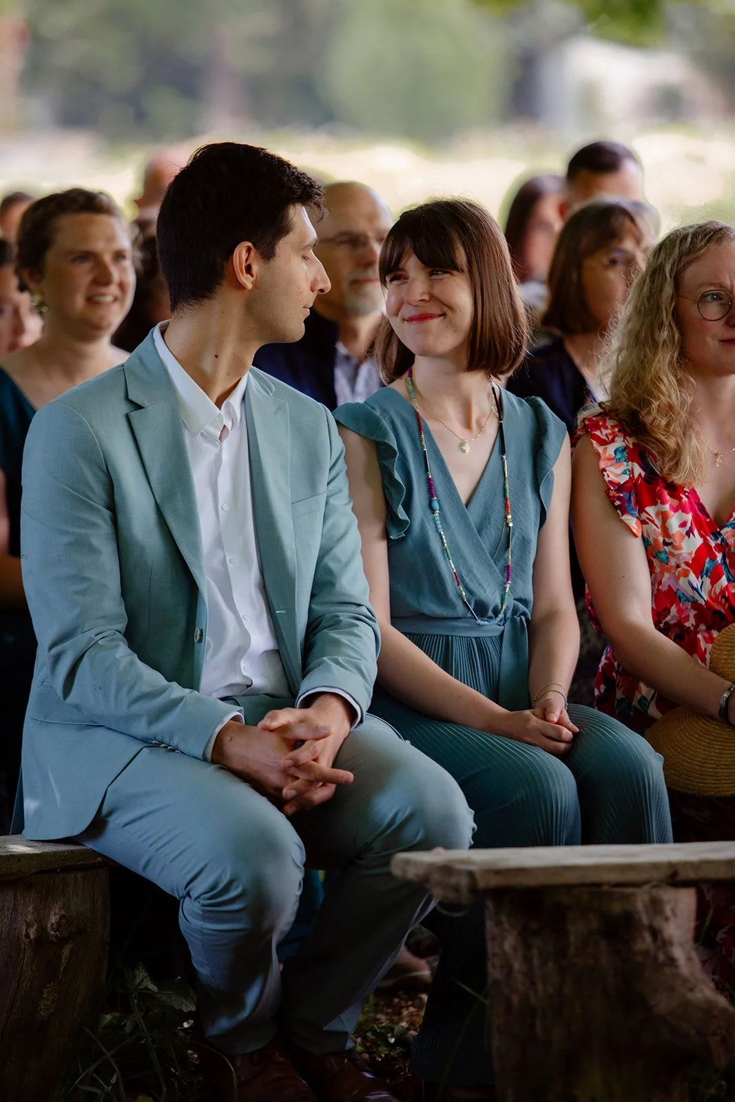 couple qui se regardent complices