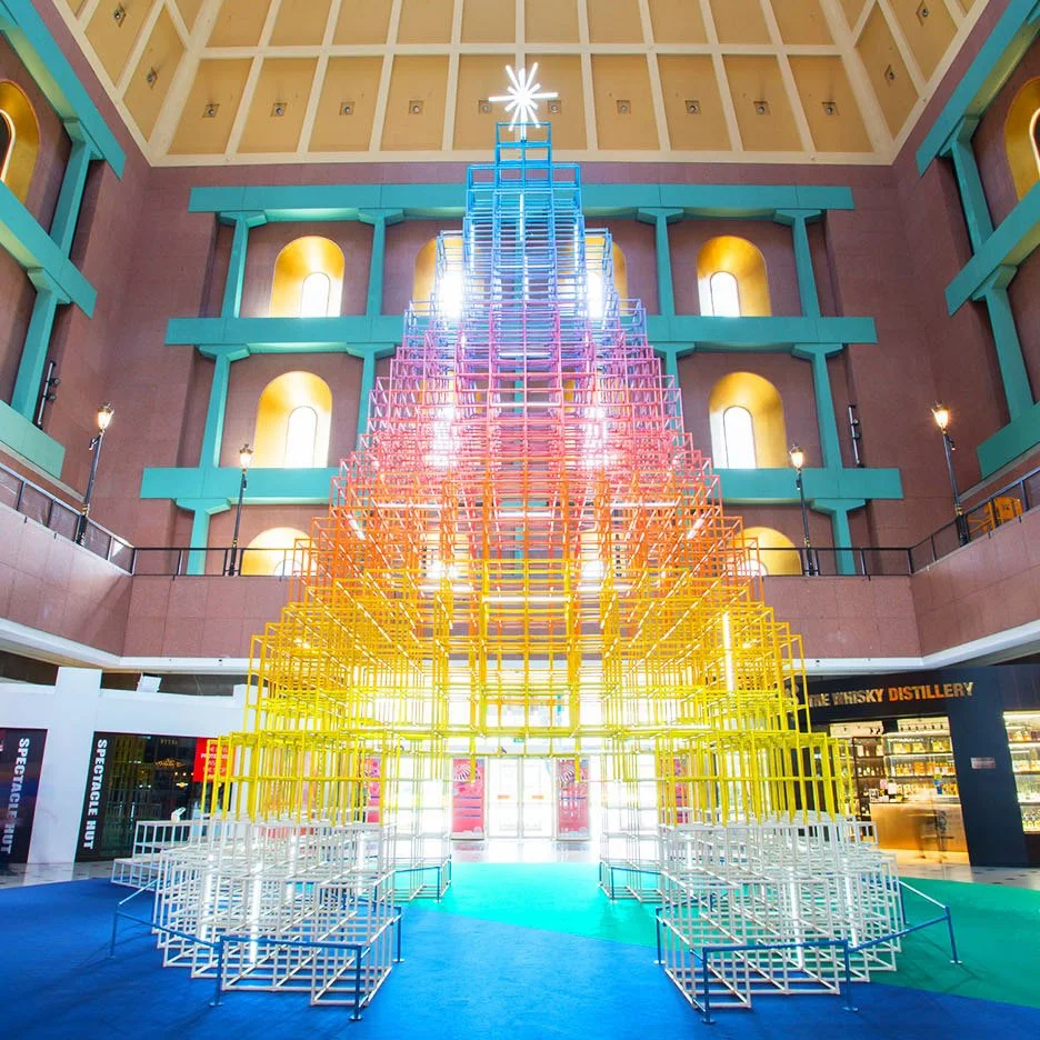 christmas-tree-roundup_dezeen_2364_col_10.jpg