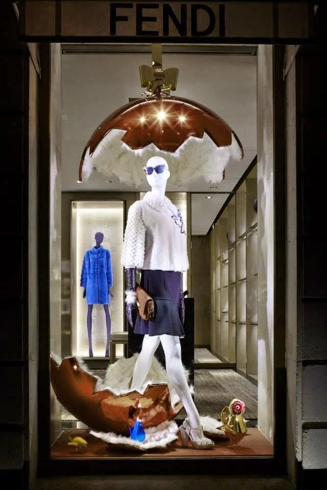 049-fendi-christmas-window-display-broken-gobe-idea.jpeg
