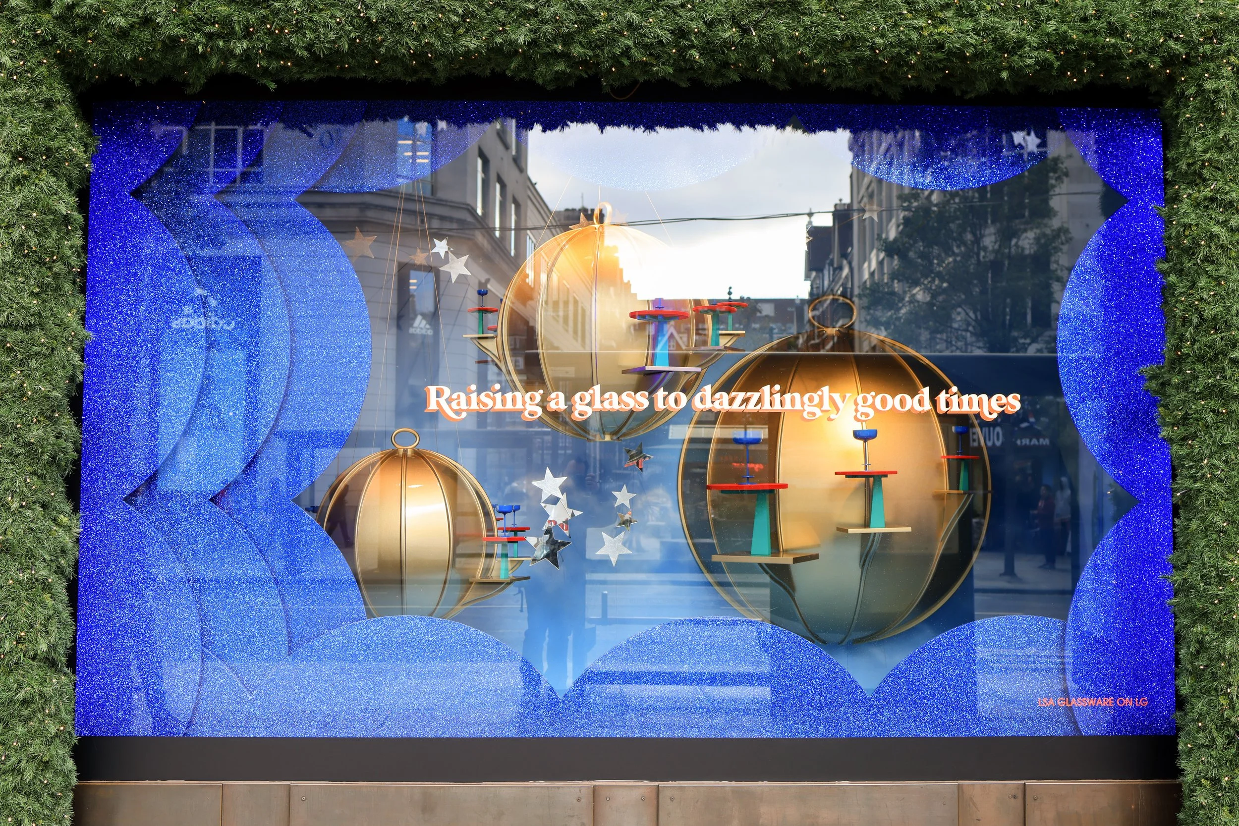 Selfridges-Christmas-of-Dreams-Full-Frame-Window-21-1.jpg