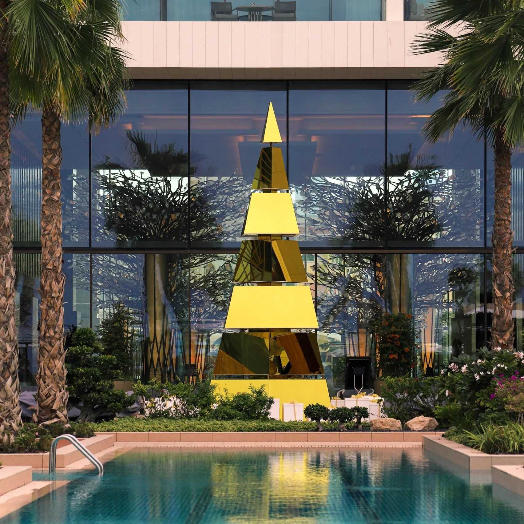 christmas-tree-roundup_dezeen_2364_col_7-1704x1704.jpg