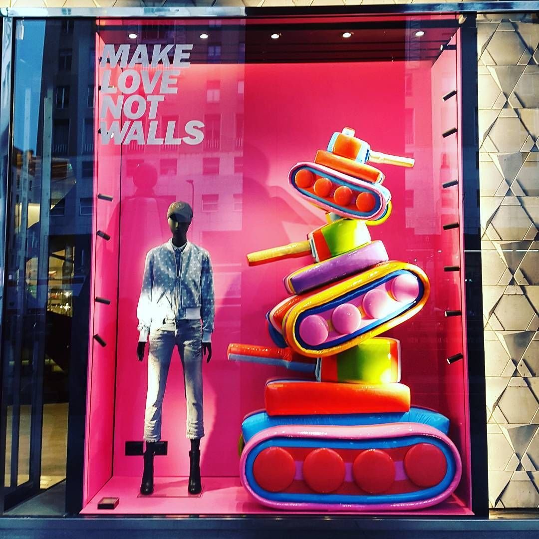DIESEL, Barcelona, Spain, _Make Love Not Walls_, photo by Wowindow, pinned by Ton van der Veer.jpeg