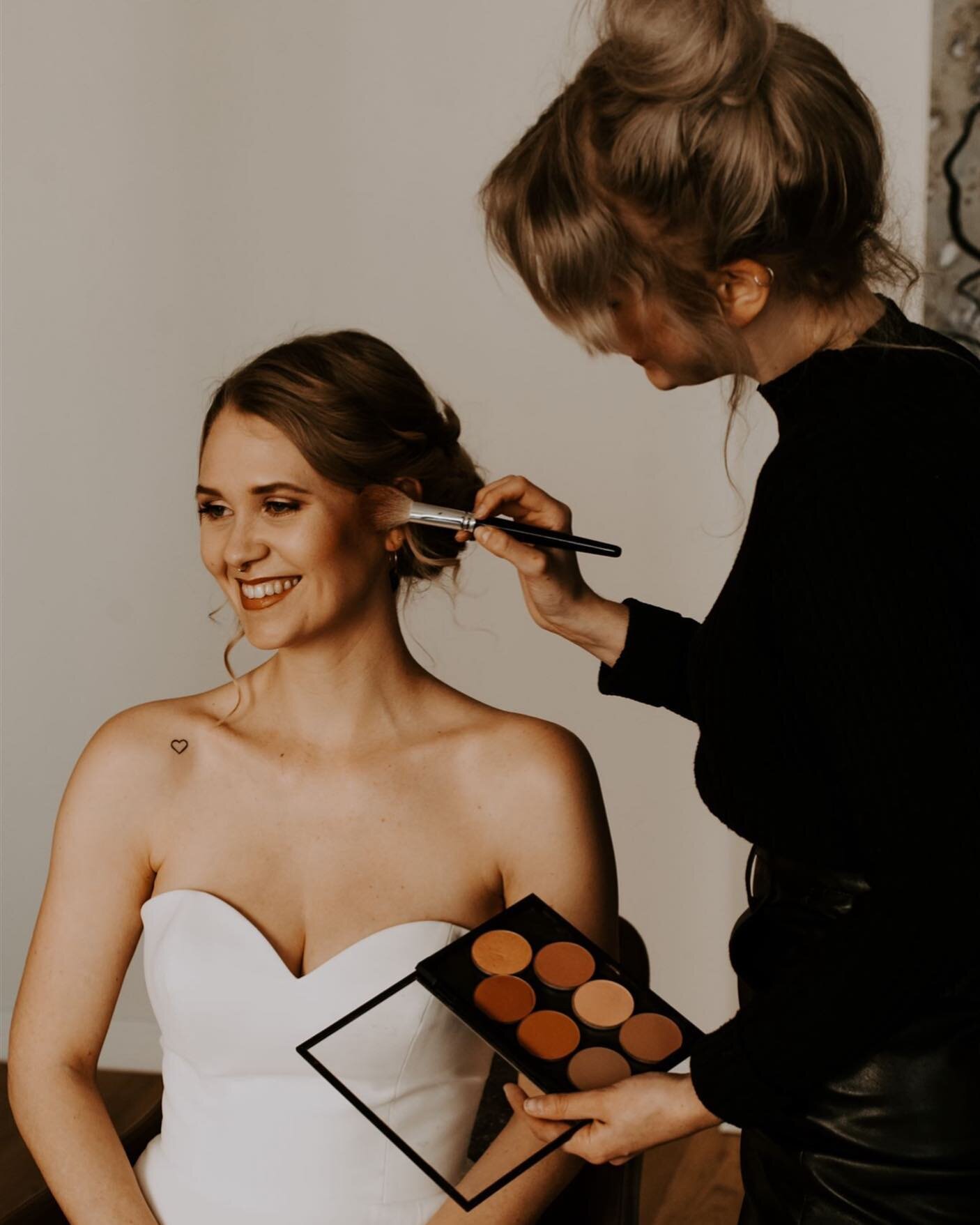 Ach ihr Lieben, was soll ich sagen? Ich liebe meinen Job einfach! 😊
Welchen Beruf übt Ihr aus?
Ich wünsche Euch schöne Feiertage. ☺️
Konzept & Planung: @wemakememories_events
Fotografie: @Hannahkondafotografie
H&M: @nadinesch
