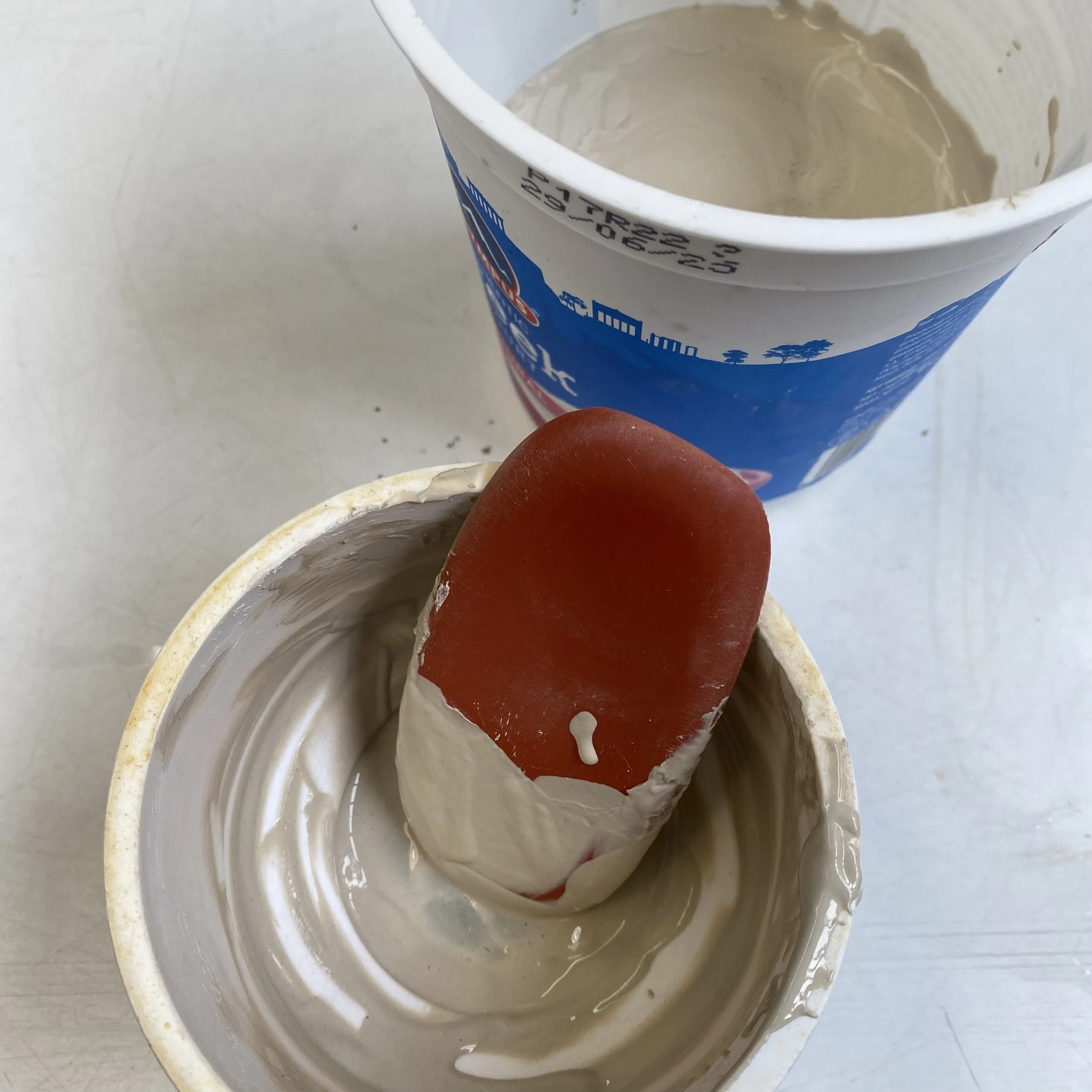 vitreous slip base