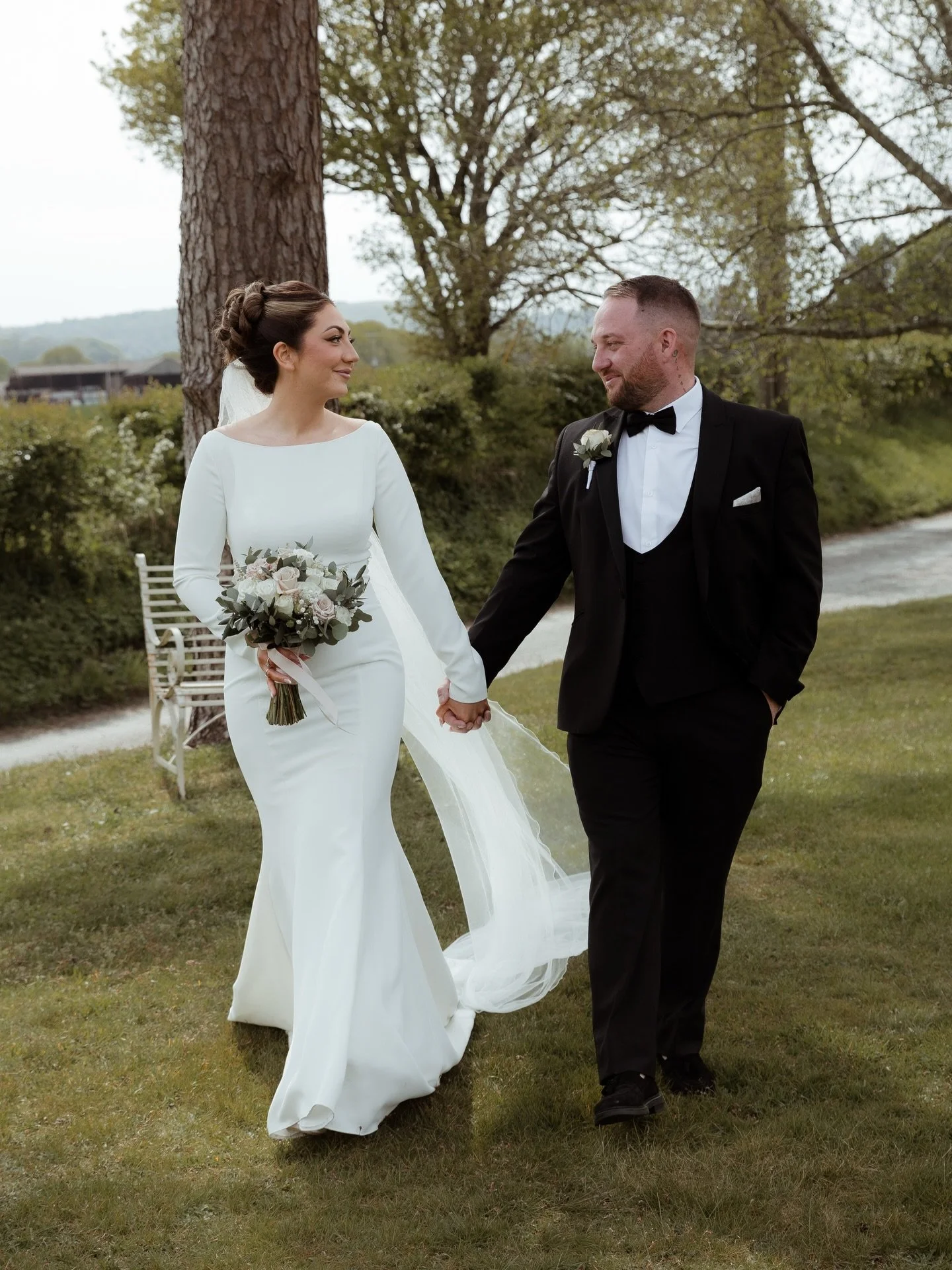 Alicia &amp; Josh at South Downs Manor on Sunday!

Proper good day from start to finish &mdash; sunshine, good people, and a dress change! Can&rsquo;t go wrong with that.

Really enjoyed this one. Thanks for having me you two 🙌

Team:

Content creat
