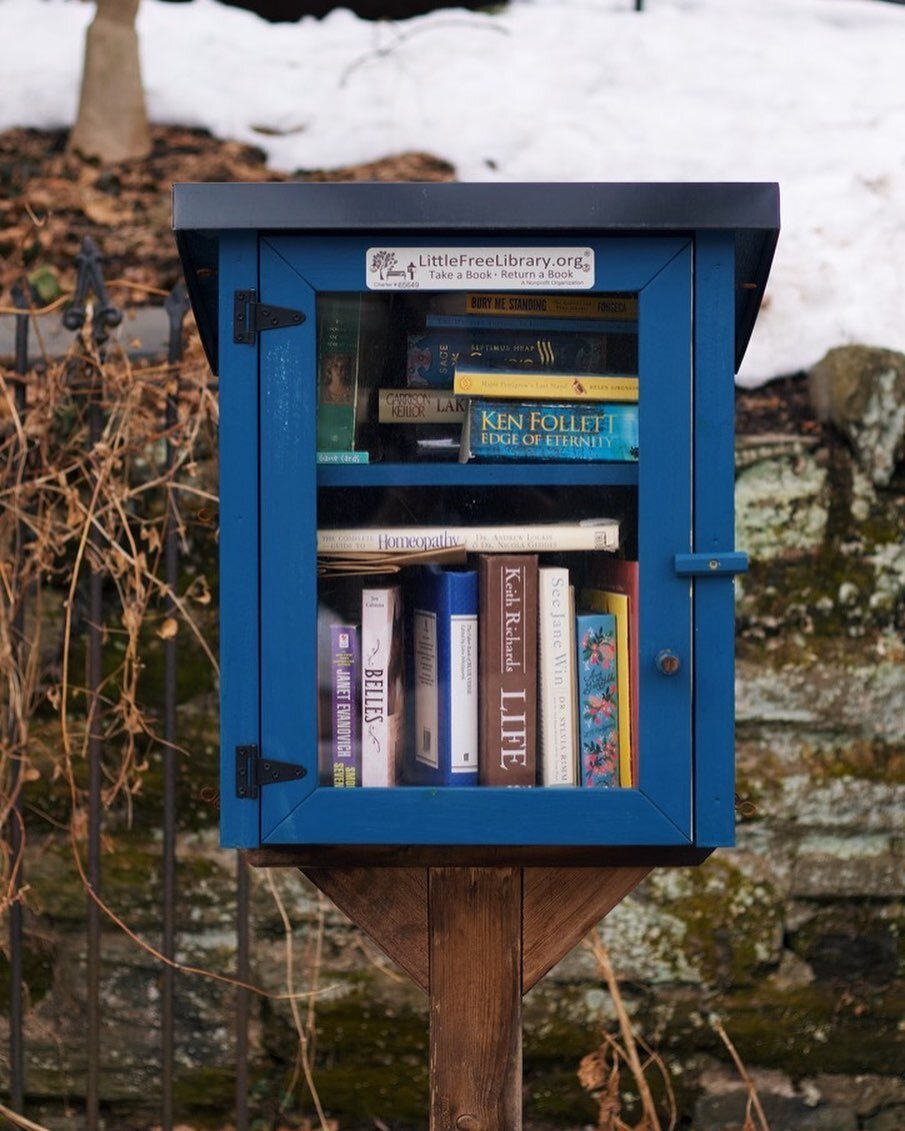 There may not be blue skies today, Philly...but check out this cobalt beauty! And don't forget, if you're running a sidewalk library in the city, we want to hear from you. Check out the sidewalk library steward survey in out bio. 
.
.
.
.
.
.
.
.
.
#
