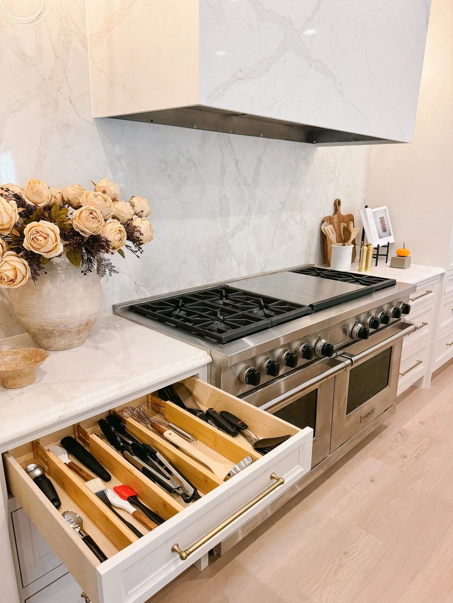Sunday Reset Secret 🤫⬇️

It doesn&rsquo;t have to take hours! Try a quick 10 minute kitchen tidy-up! Clearing the counters, loading the dishwasher, &amp; wiping surfaces can make your whole week run smoother. ✨

What&rsquo;s one thing you always inc