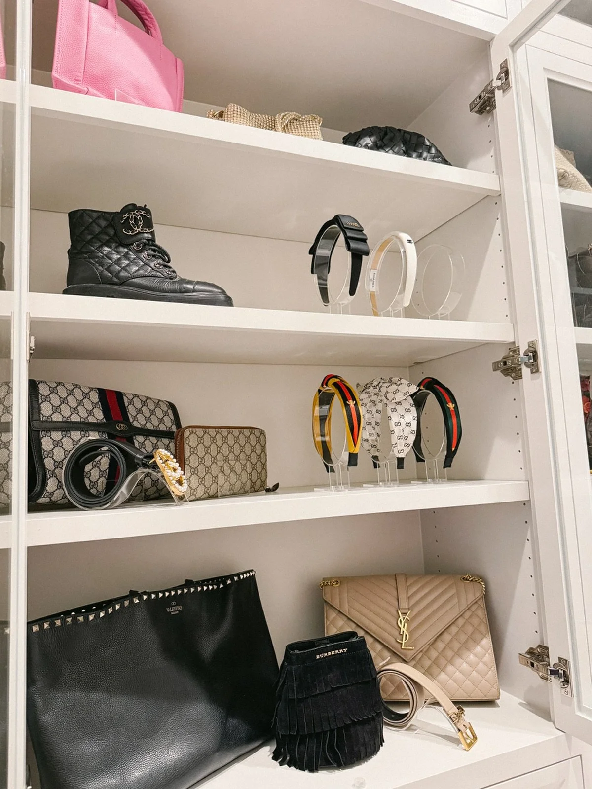 It&rsquo;s all in the details ✨ 

Your accessories deserve the spotlight. With risers and stands, we can turn your closet into your own personal boutique 👜👡🕶️

Comment closet to receive a DM with our favorite organizing products for displaying acc