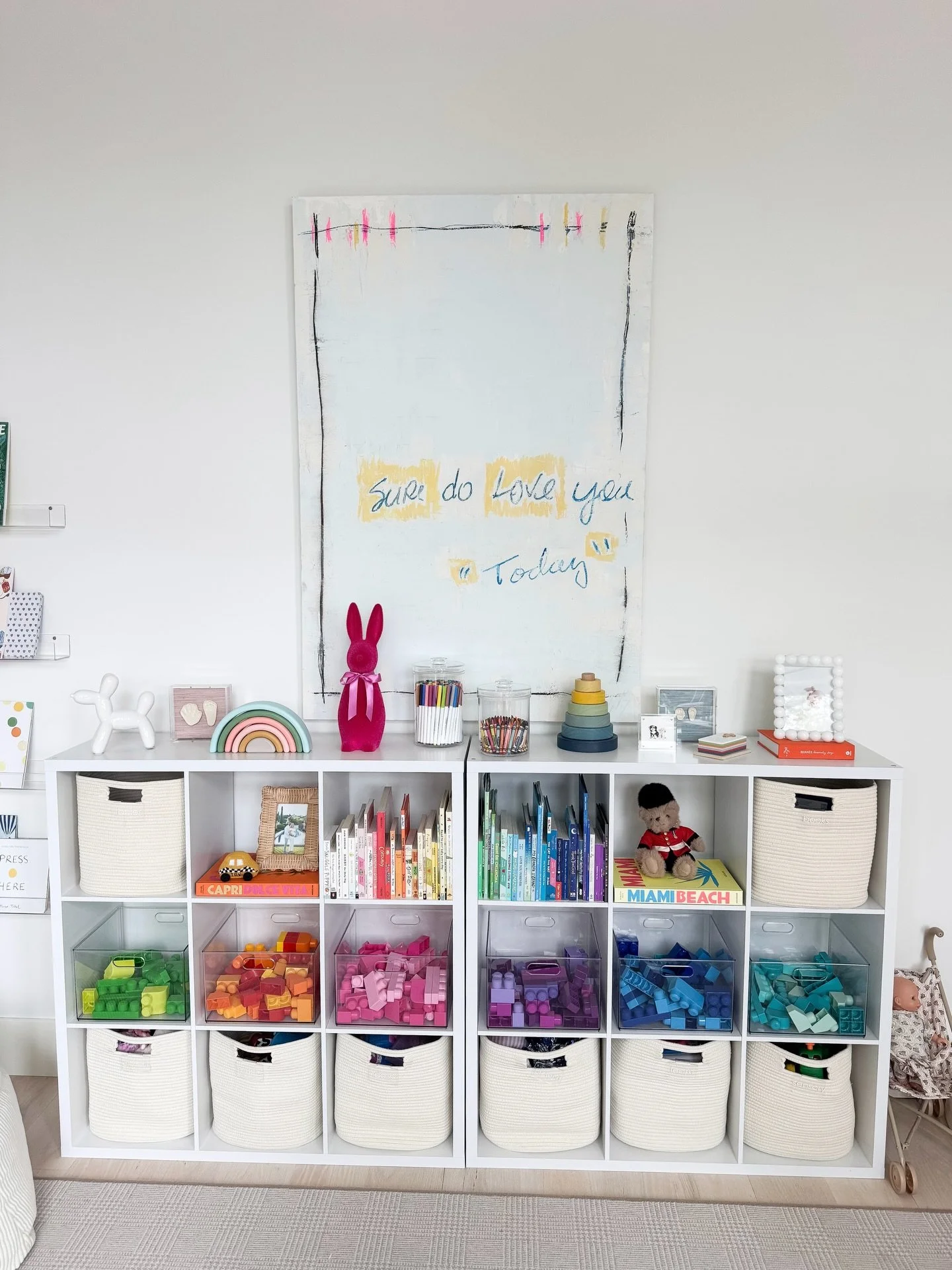 Have you seen a cuter playroom? I think not! 🤍

@chloereedphotography knocked it out of the park as always! 🤩

#tulsaorganizer #tulsaorganizers #tulsaorganizing #playroomorganization #tulsasmallbusiness
