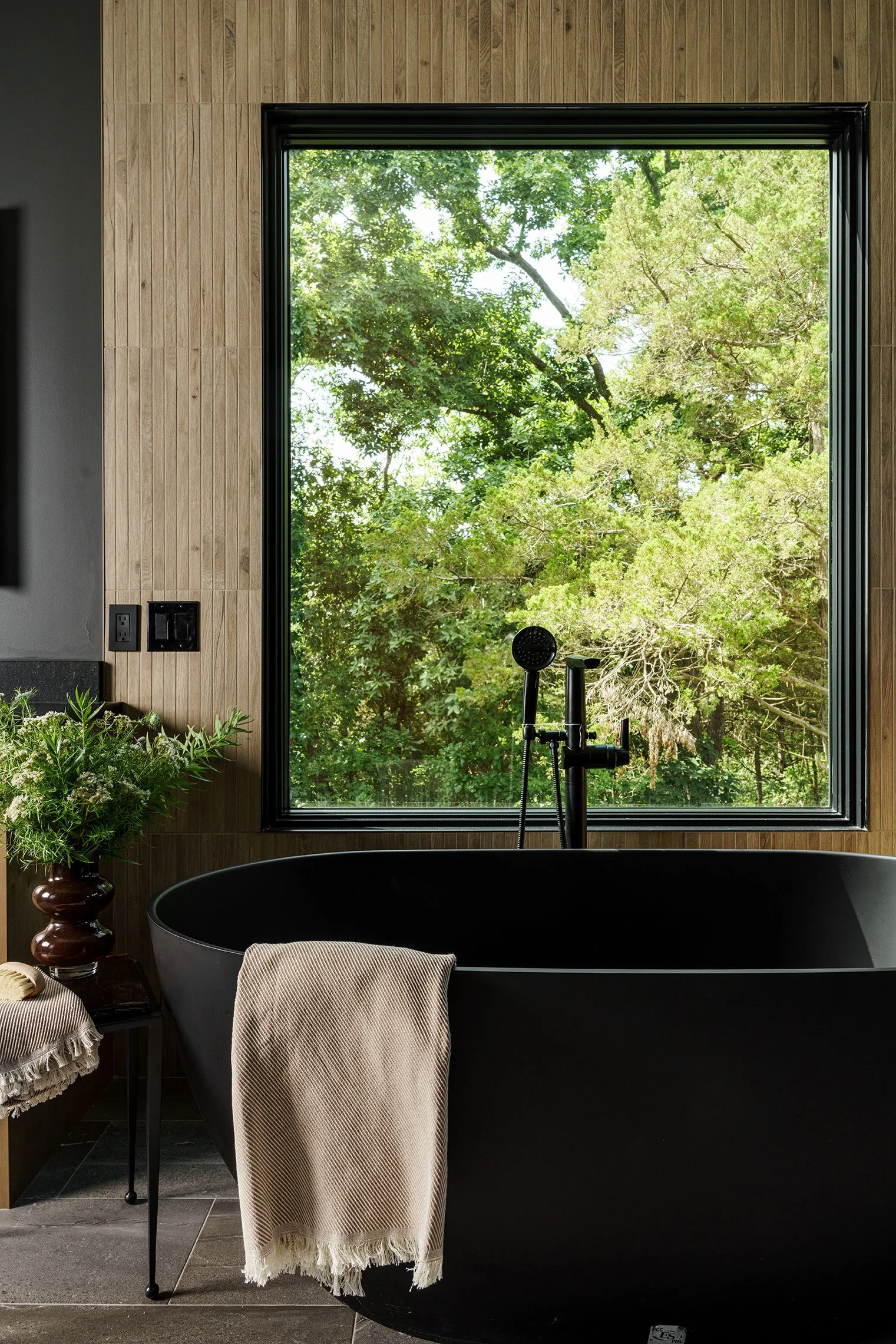 Woodland-Living-Organic-Modern-Residential-New-Build_Bodine-White_14.jpg