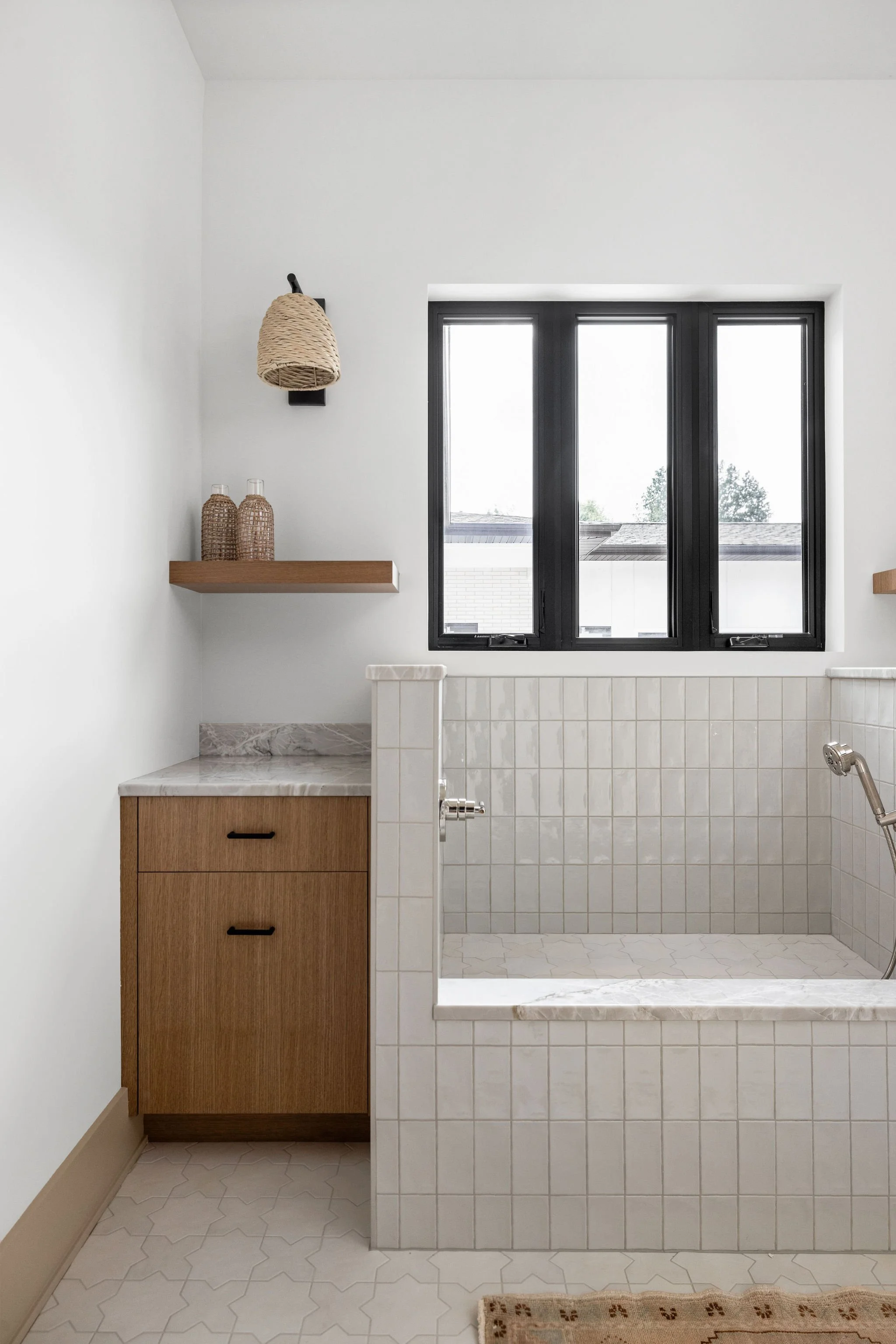 Makai-House_Laid-back-Organic-Modern_Custom-Build_Bodine-White_2.jpg