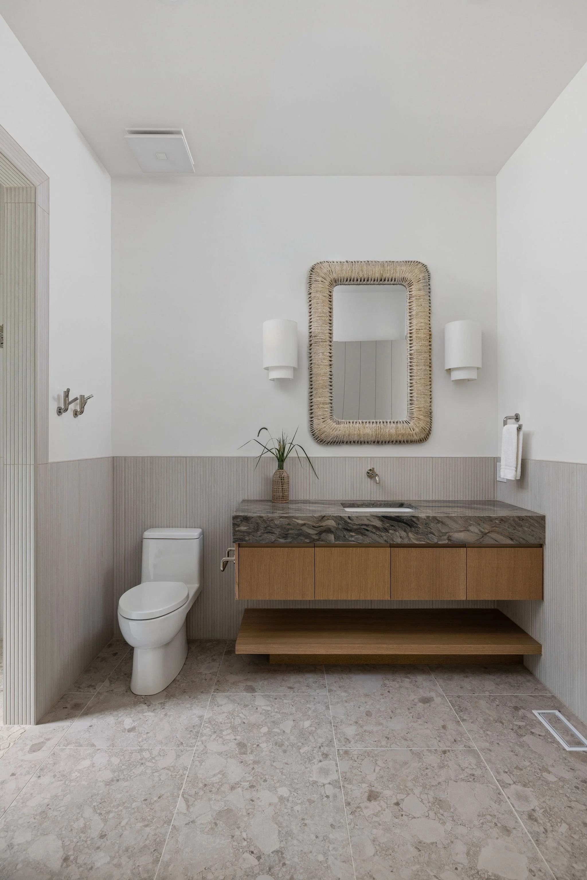 Makai-House_Laid-back-Organic-Modern_Custom-Build_Bodine-White_3.jpg