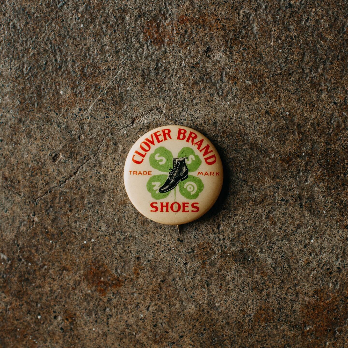 Clover Brand Shoes Advertising Pinback

Clover Brand Shoes advertising pinback button made by Whitehead &amp; Hoag Co. out of Newark NJ. This pin dates is from the early 1900&rsquo;s and is marked with an 1896 patent date. In excellent condition with
