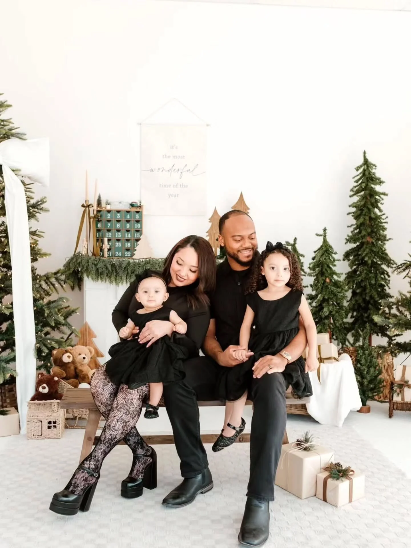 Images captured by @photosbymichelem_ 
📍Mesquite

.

Thanks y'all, for the best Christmas yet! 🥰 Can't wait to start planning next year's set. Please be advised, Christmas sets and props are no longer available at any location.

.

We are taking a 