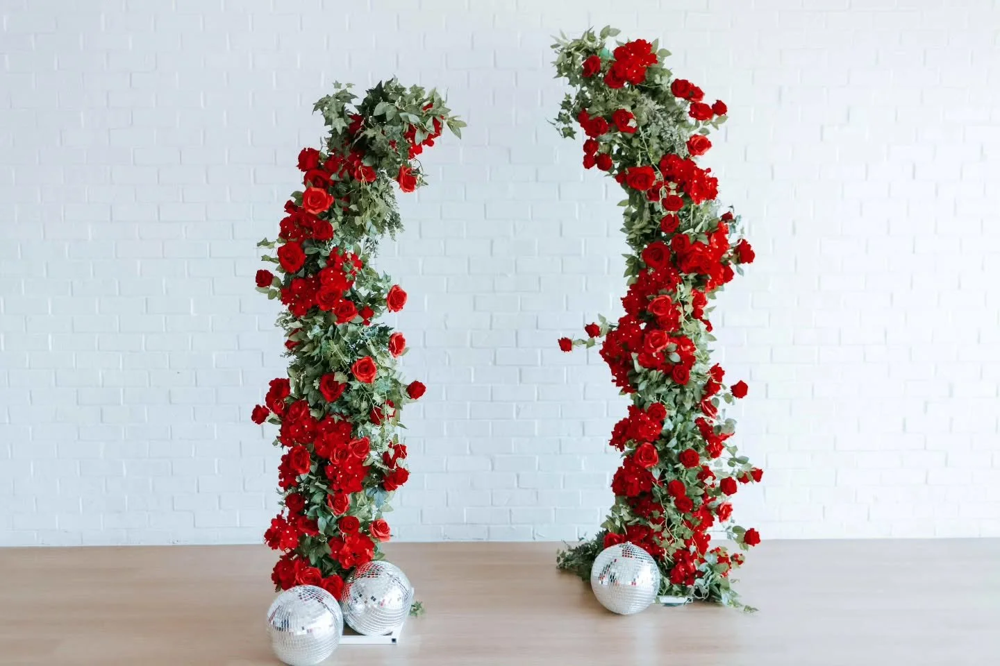 📍Garland
Valentine's sets and props have arrived! 🌹❤️🧸🪩

Available now. Last day sets and props will be available is Sunday February 15. Please plan accordingly.
Be sure to add enough time to set up LOVE letters and place them back before your ti