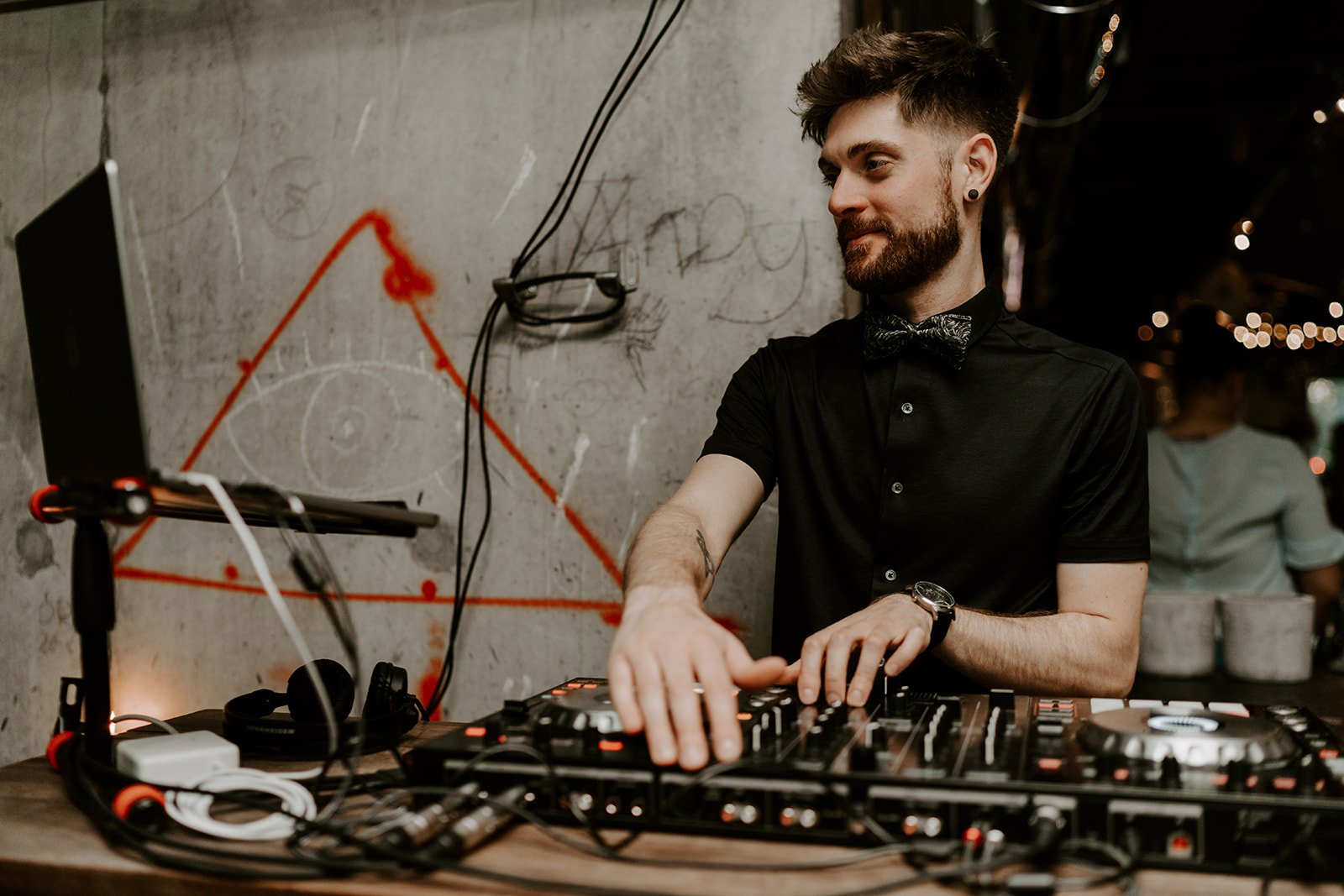 Ellie&Lyndon_Heist Bank_16.jpg