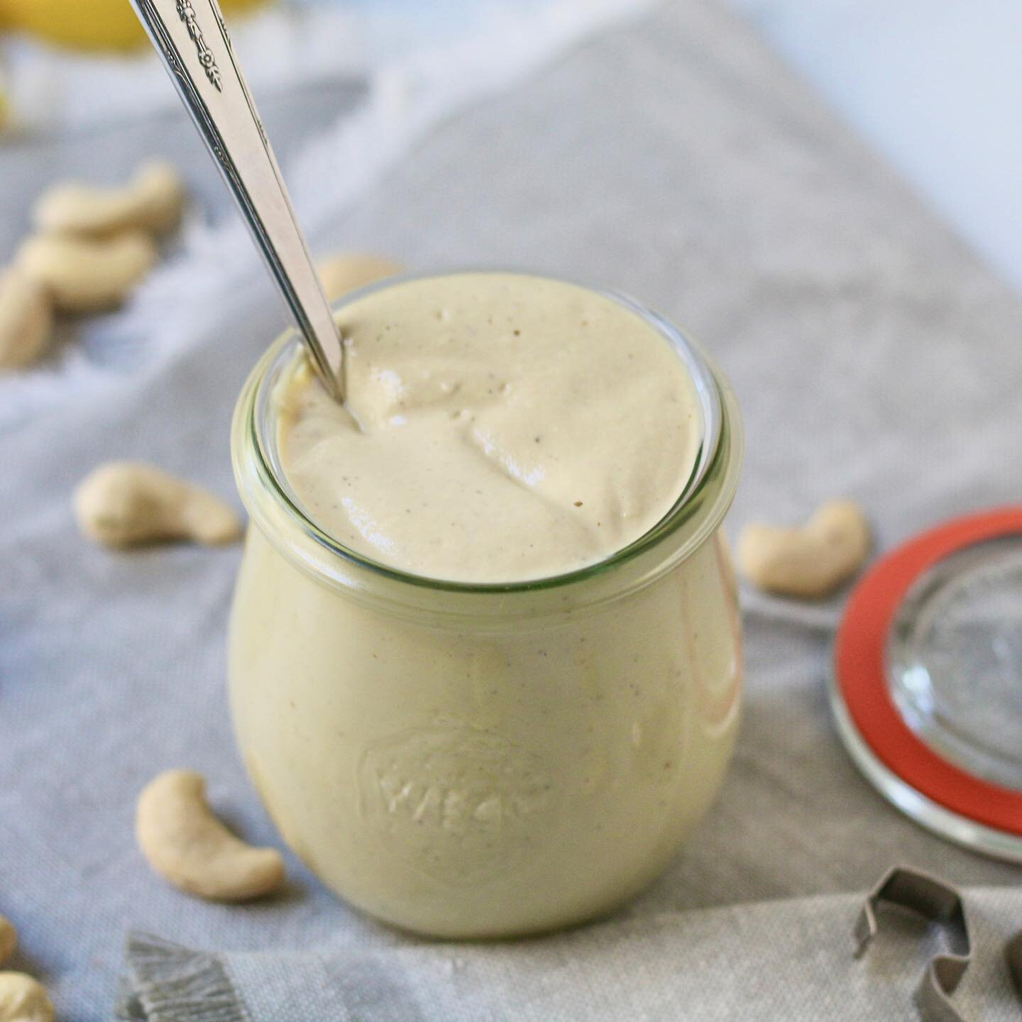 CREAMY CASHEW ALFREDO SAUCE

This recipe is the perfect go-to when your life has been as hectic as mine has been this month 😅!

I&rsquo;ll be back to sharing new recipes soon but until then please enjoy some old favorites! 

CASHEW ALFREDO: 

- 1 cu