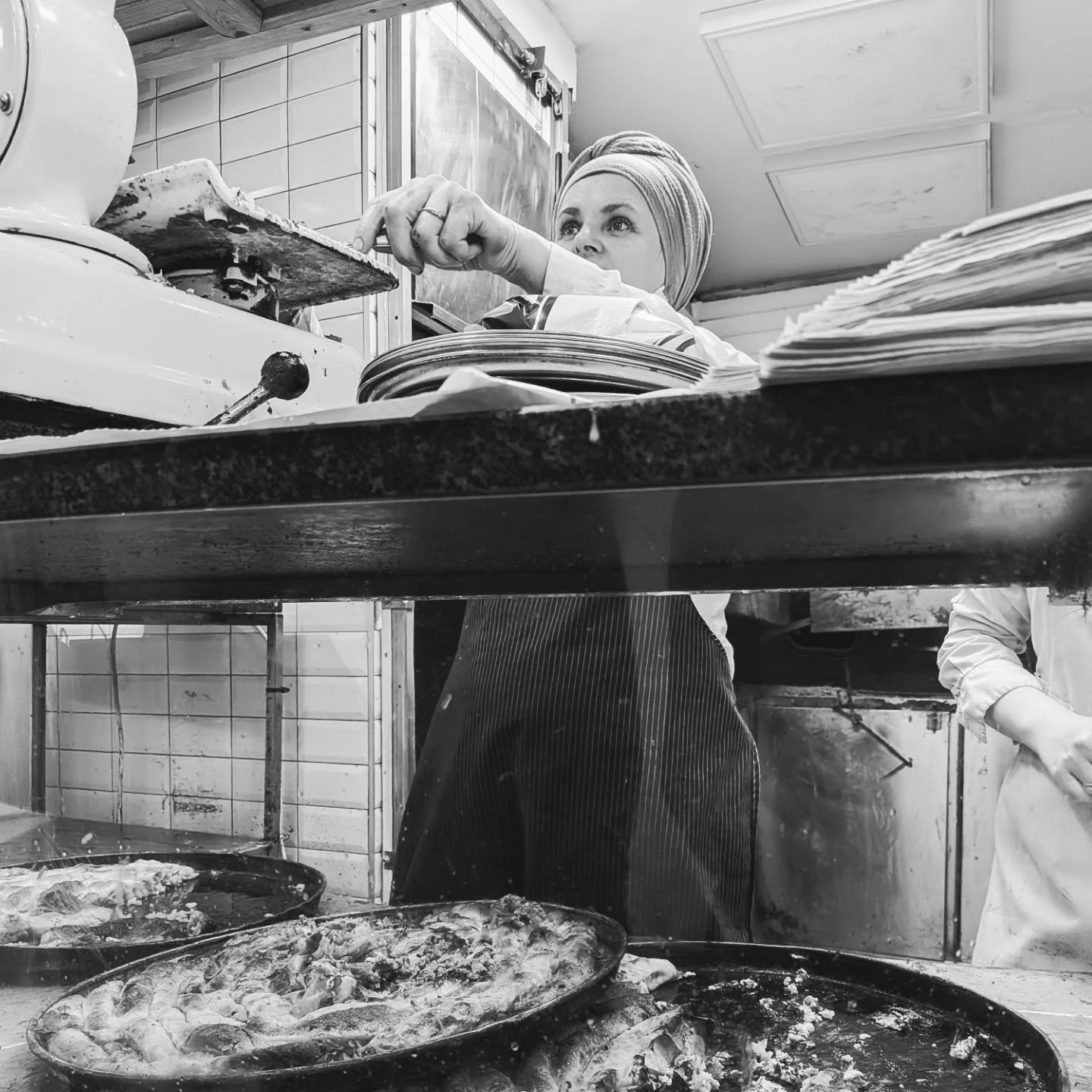 Us copio una conversa: 
Vols anar a sopar fora? 
No, no em ve gaire b&eacute;. 
Ai&hellip;
I una altra: 
Em ve molt de gust anar a sopar fora, et va b&eacute;? 
No ho havia pensat, per&ograve; si a tu et va molt b&eacute;, som-hi! 

No &eacute;s el m