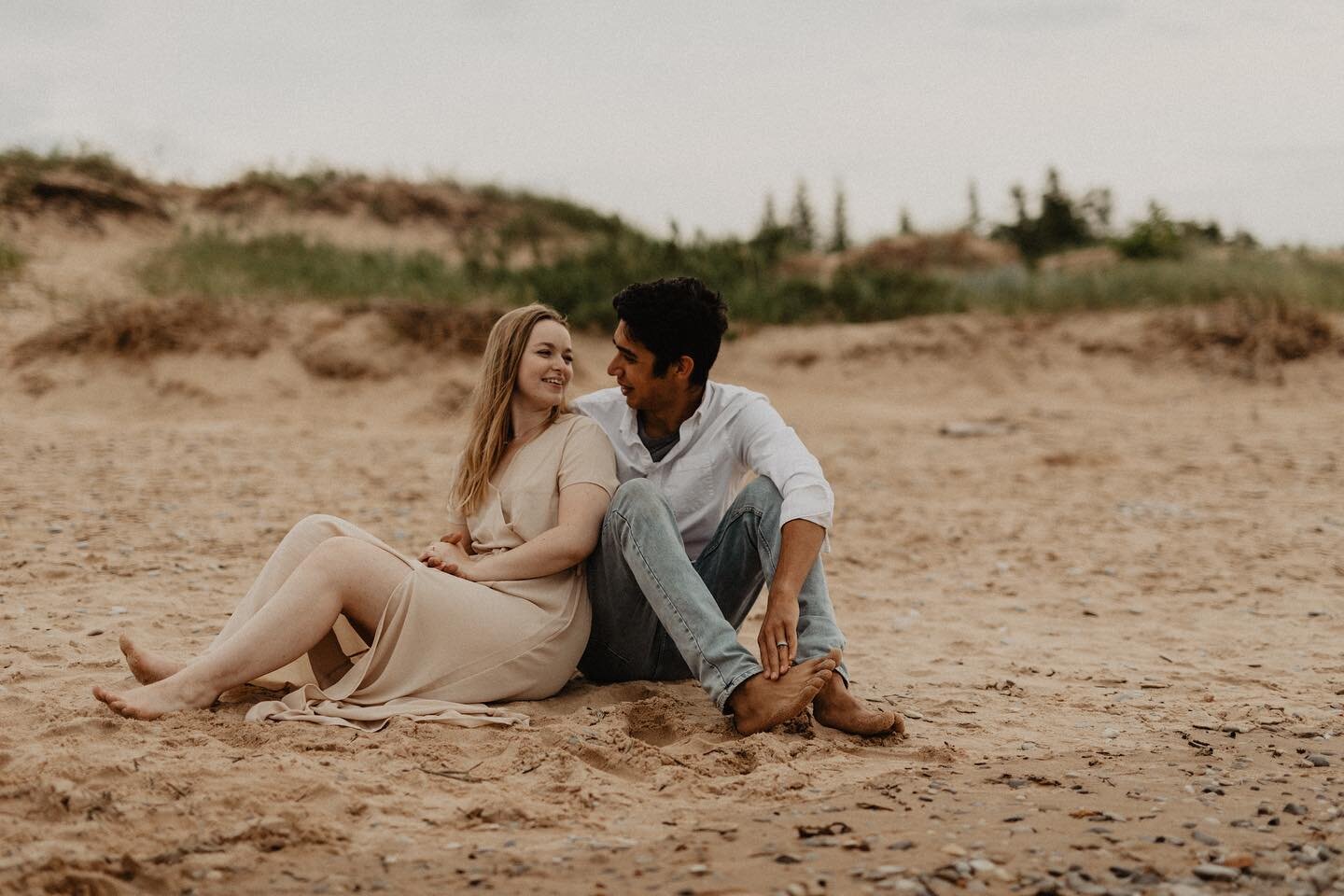 Playing at the beach at 9pm, with storm clouds over our heads and happy hearts was an amazing way to spend an evening 🖤

Here&rsquo;s is the tiniest peek into this session!