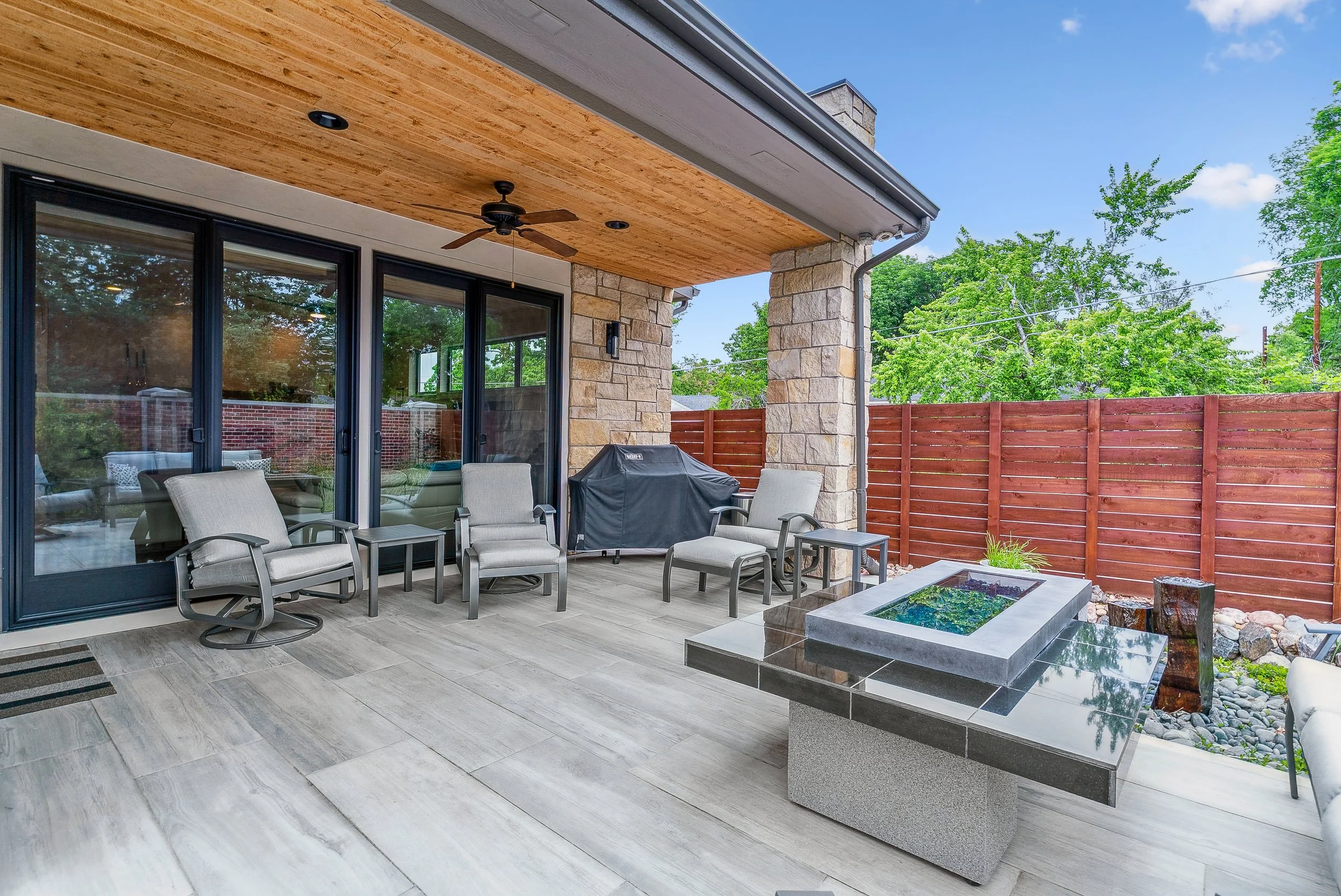 48-E Dickenson Pl-067.jpg