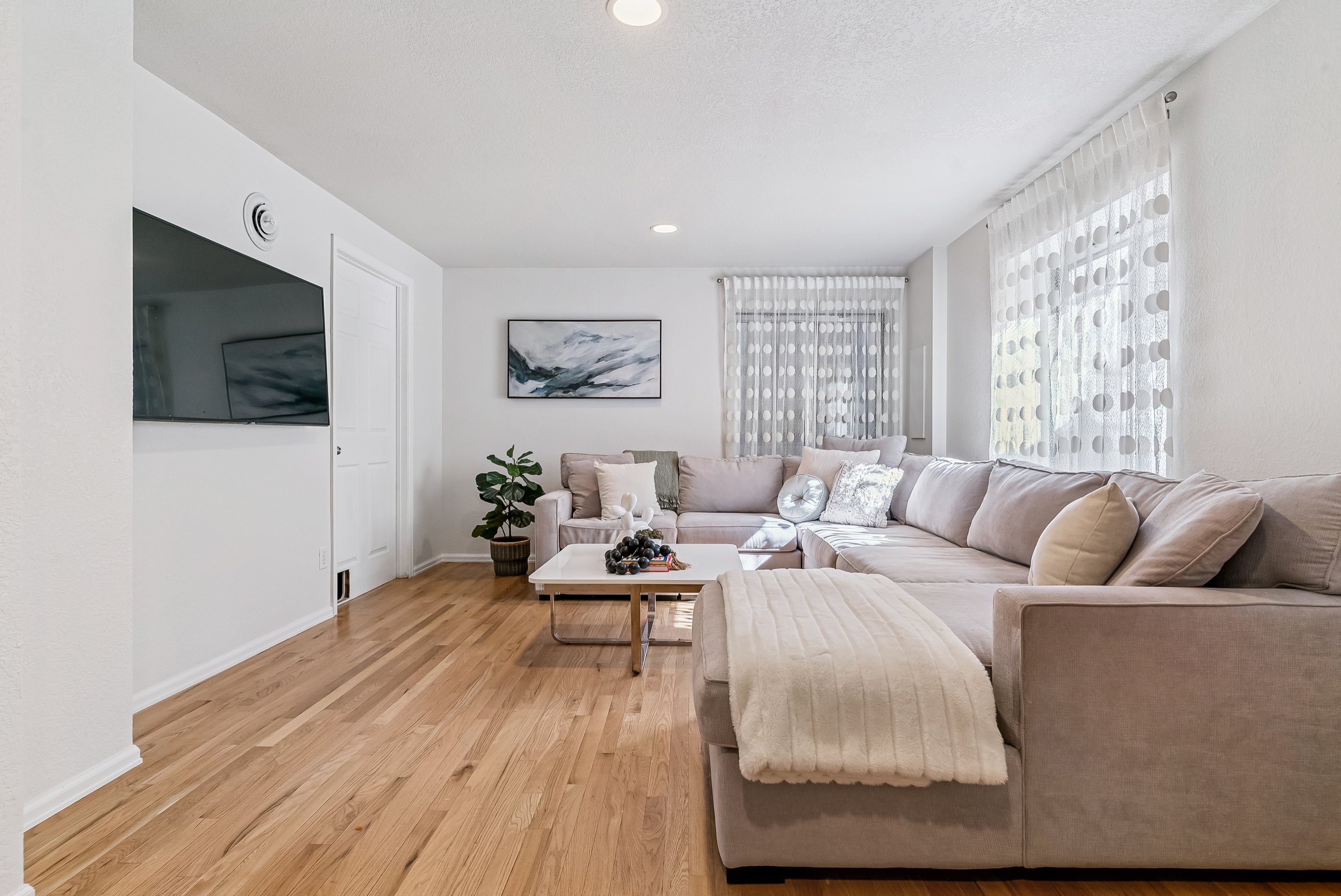 77-Julian St-095.jpg