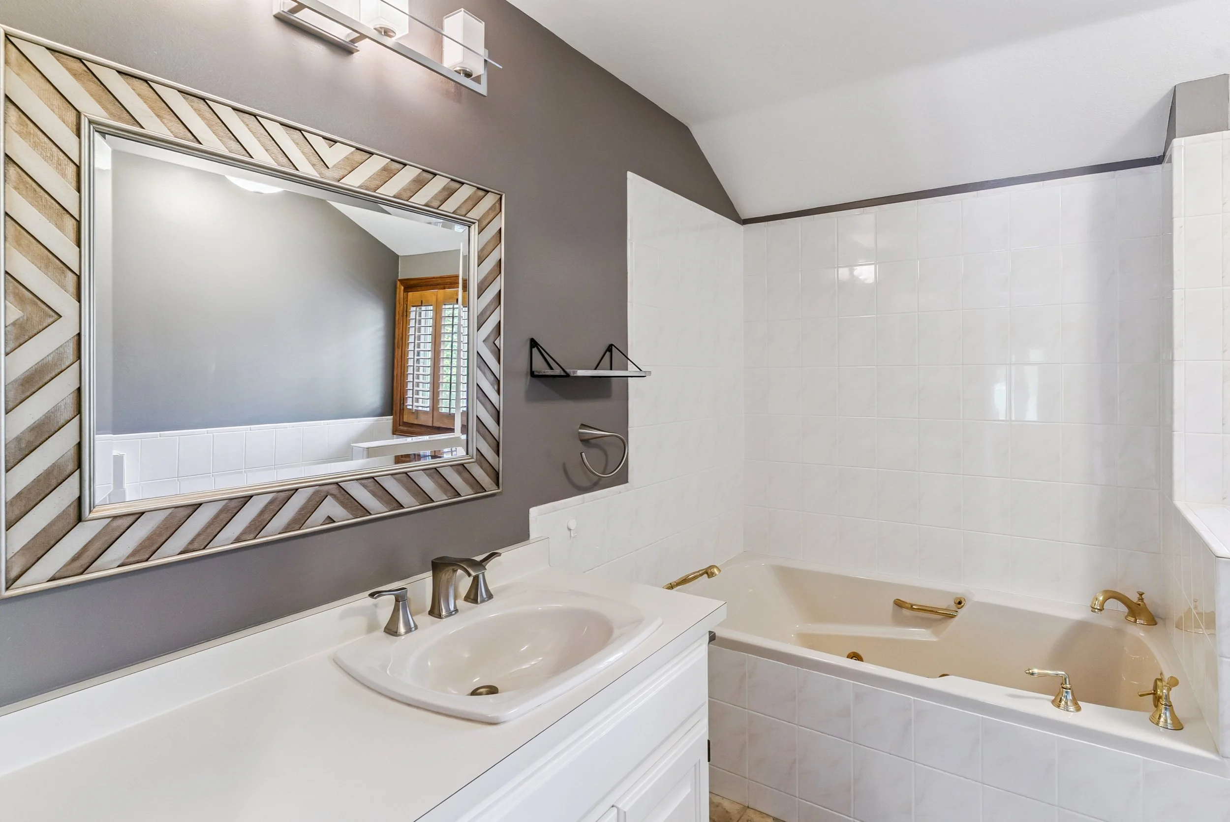 15-E Colgate Pl-42.jpg