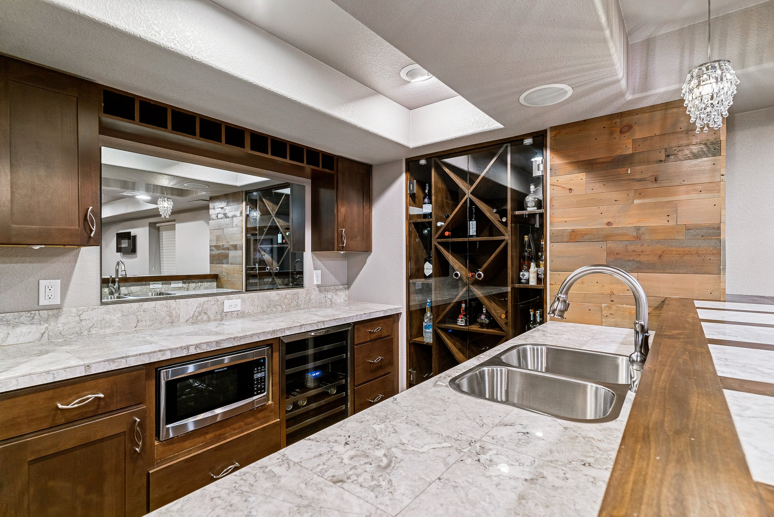 059-W 59th Pl-216.jpg