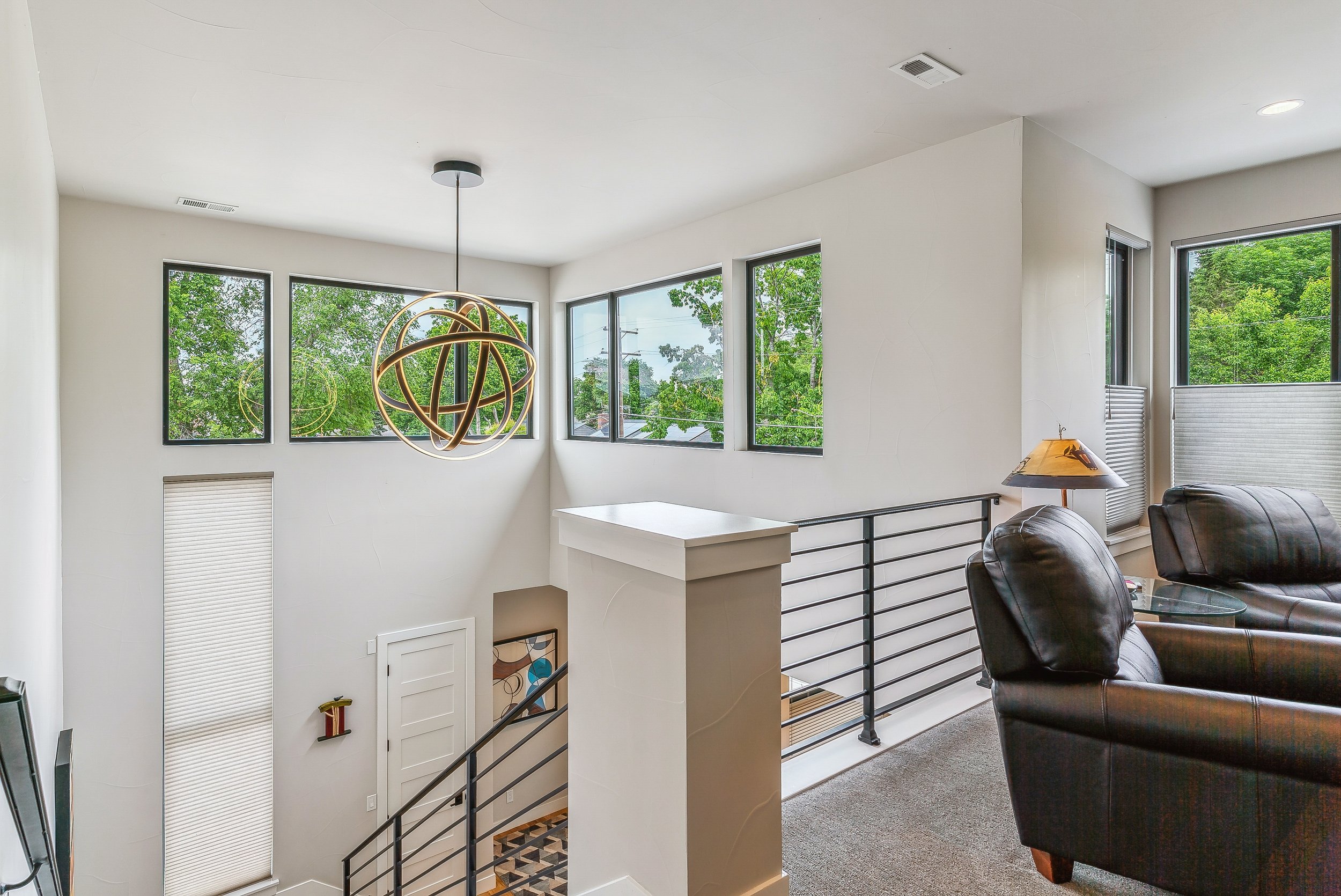 34-E Dickenson Pl-120.jpg