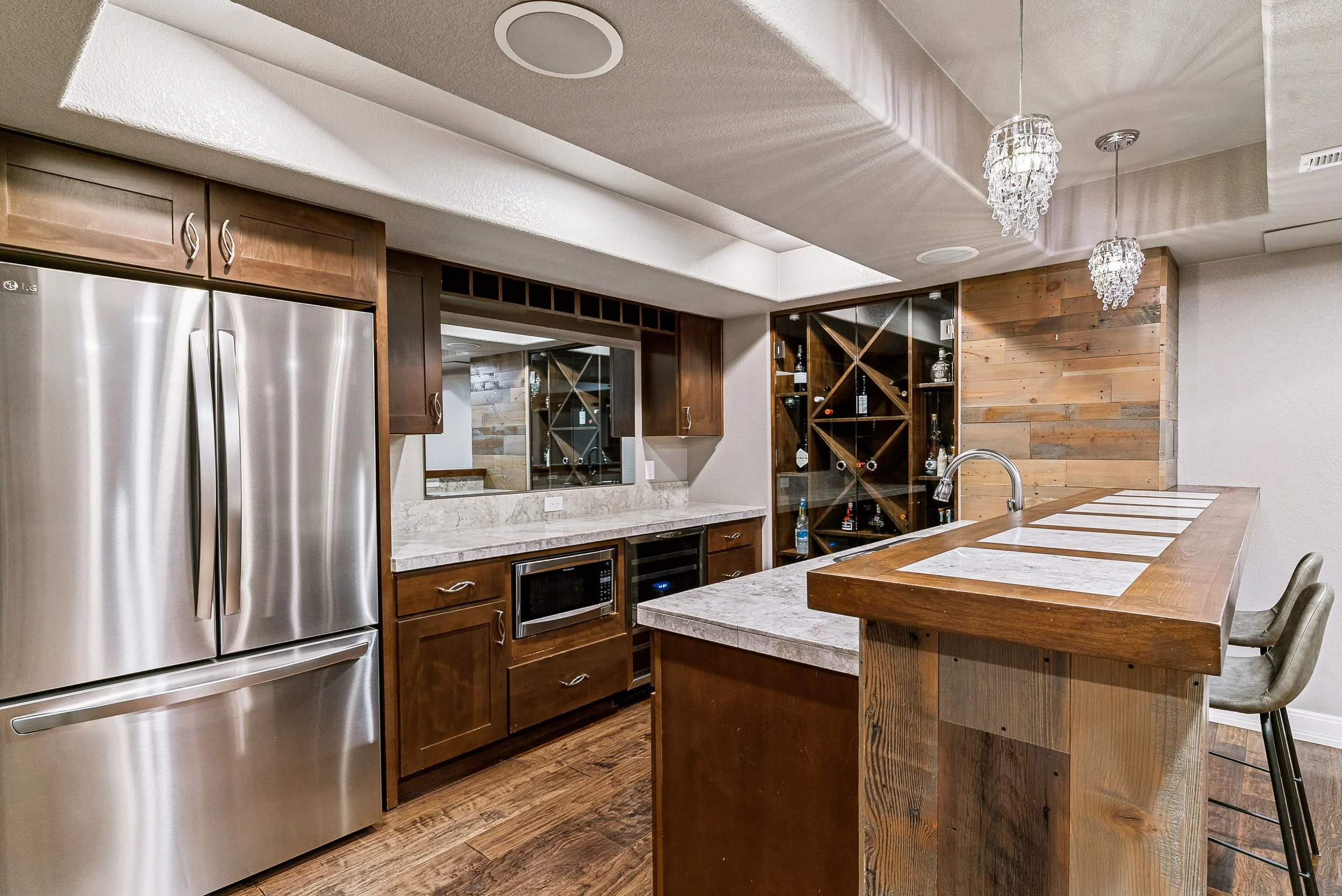 058-W 59th Pl-212.jpg