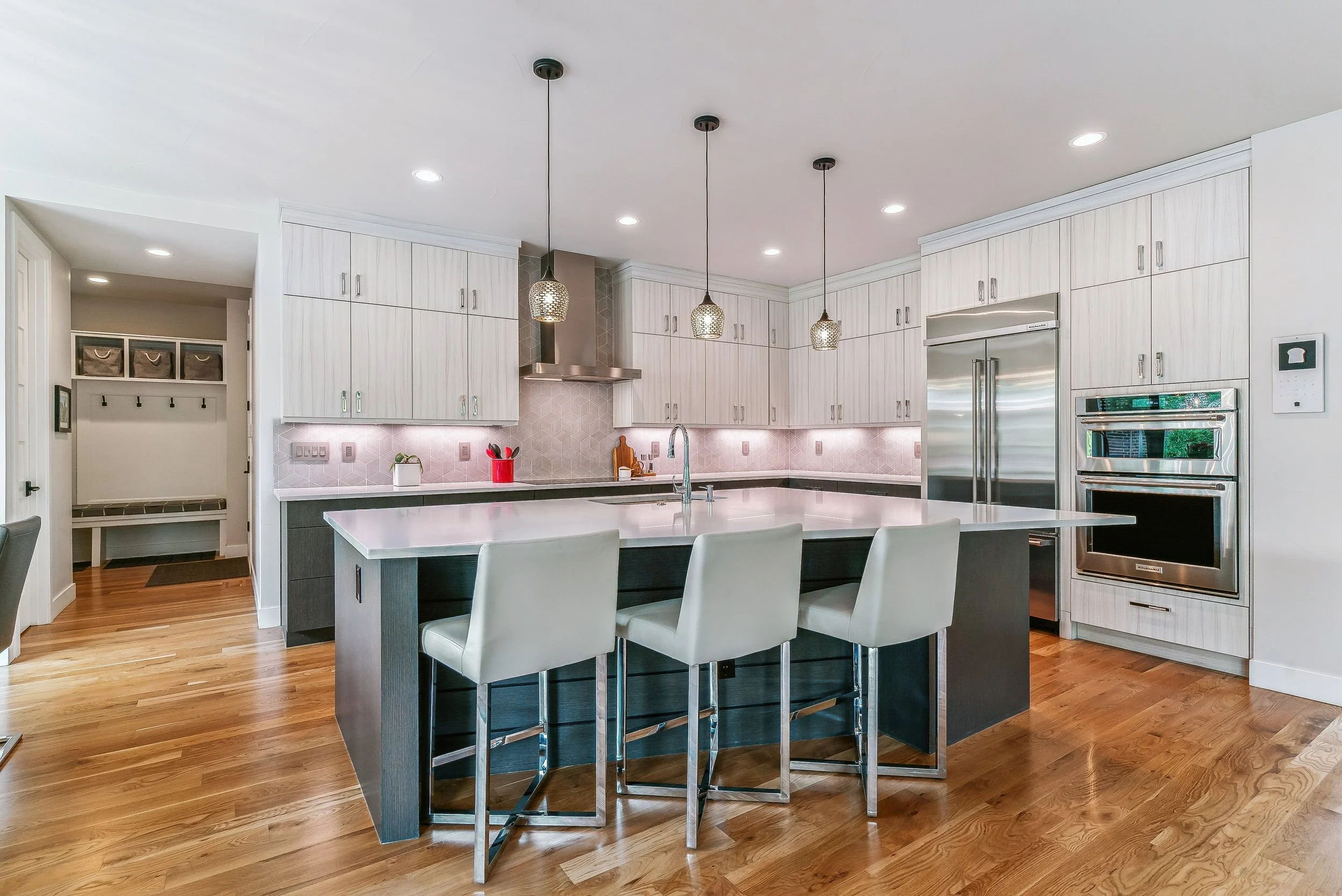 15-E Dickenson Pl-084.jpg