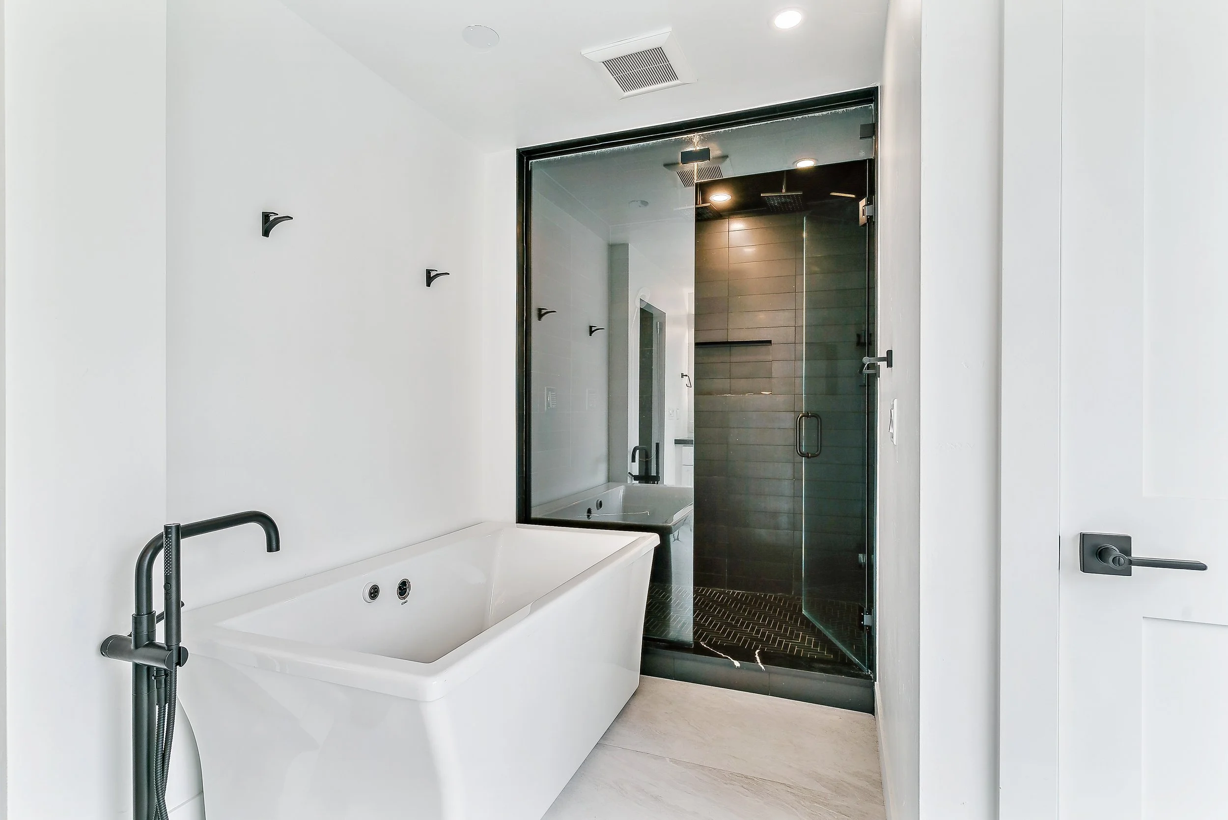 19-W 42nd Ave-085.jpg