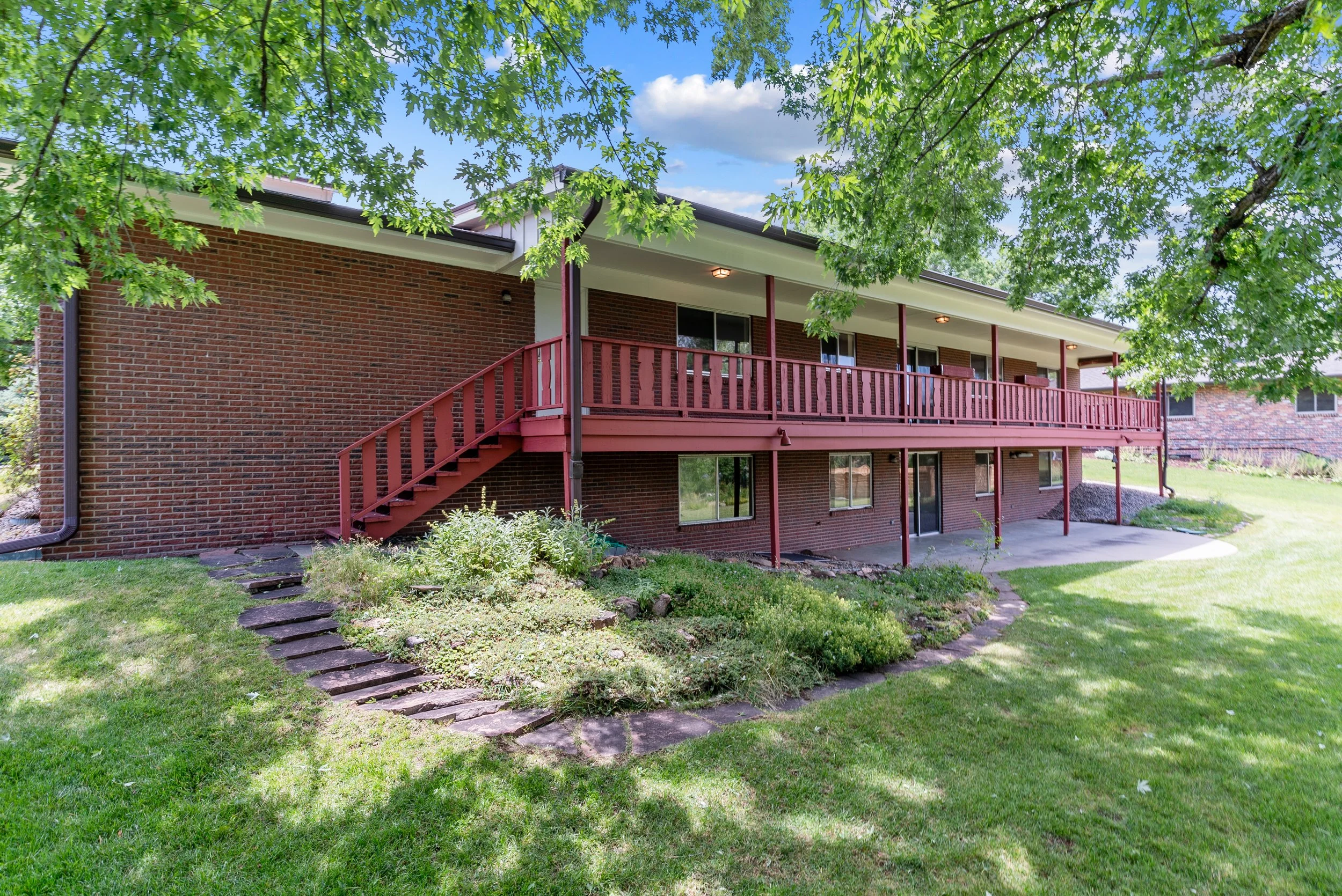 9 Rangeview Dr-108.jpg